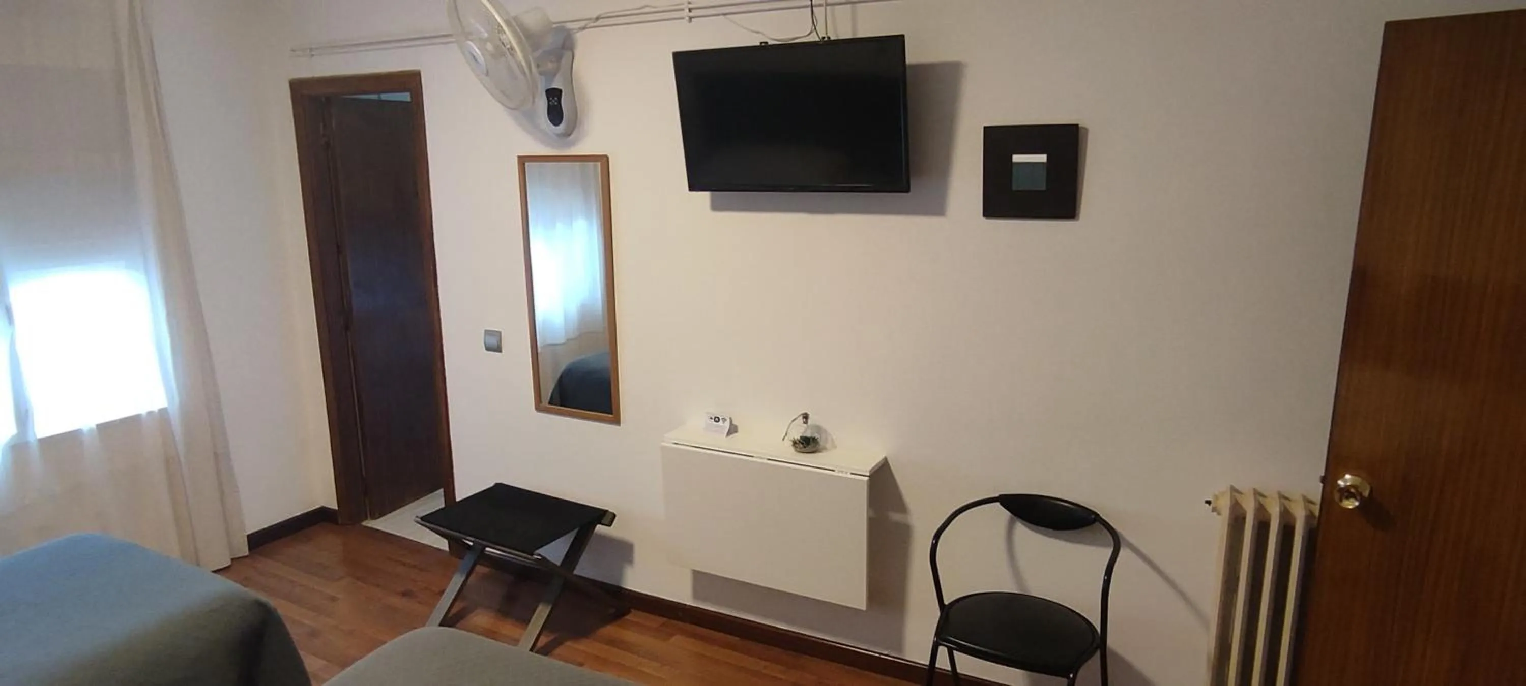 Bed in Hostal Cruce