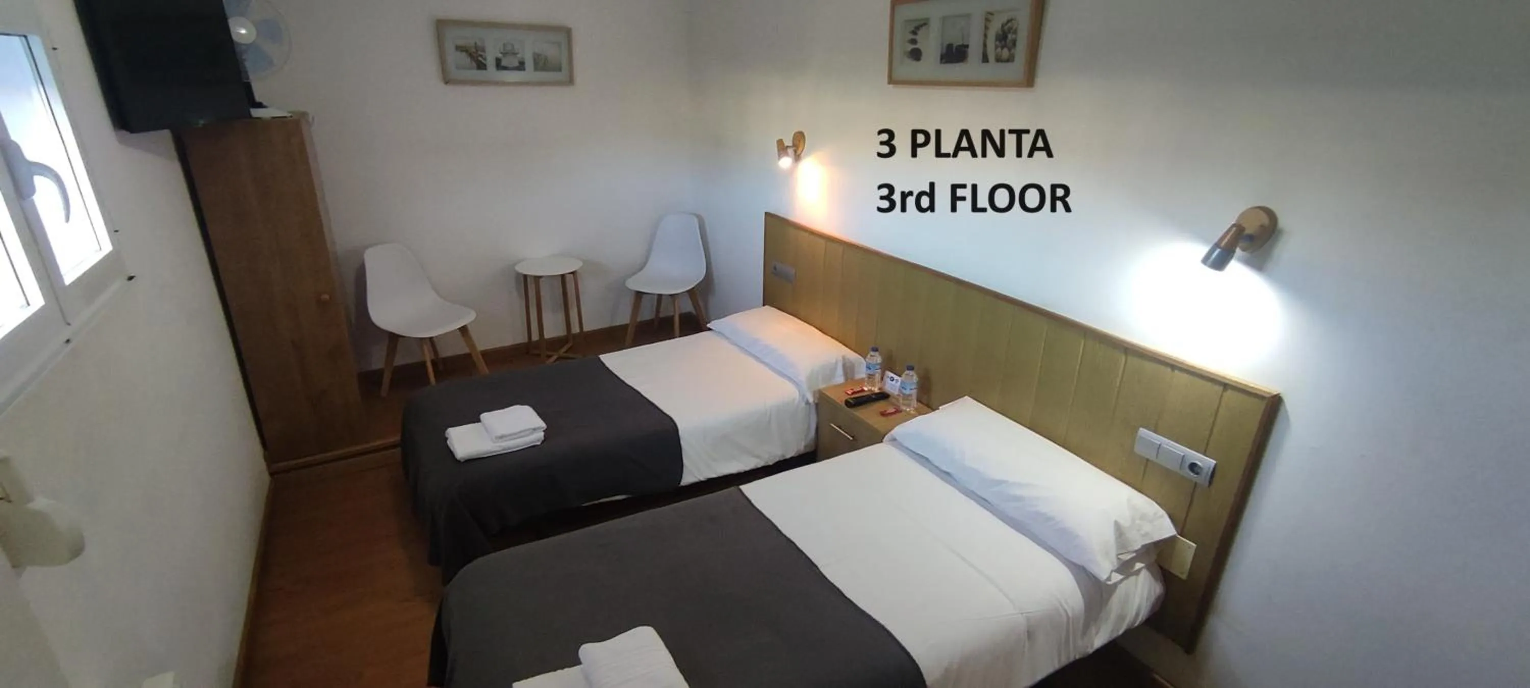 Bed in Hostal Cruce