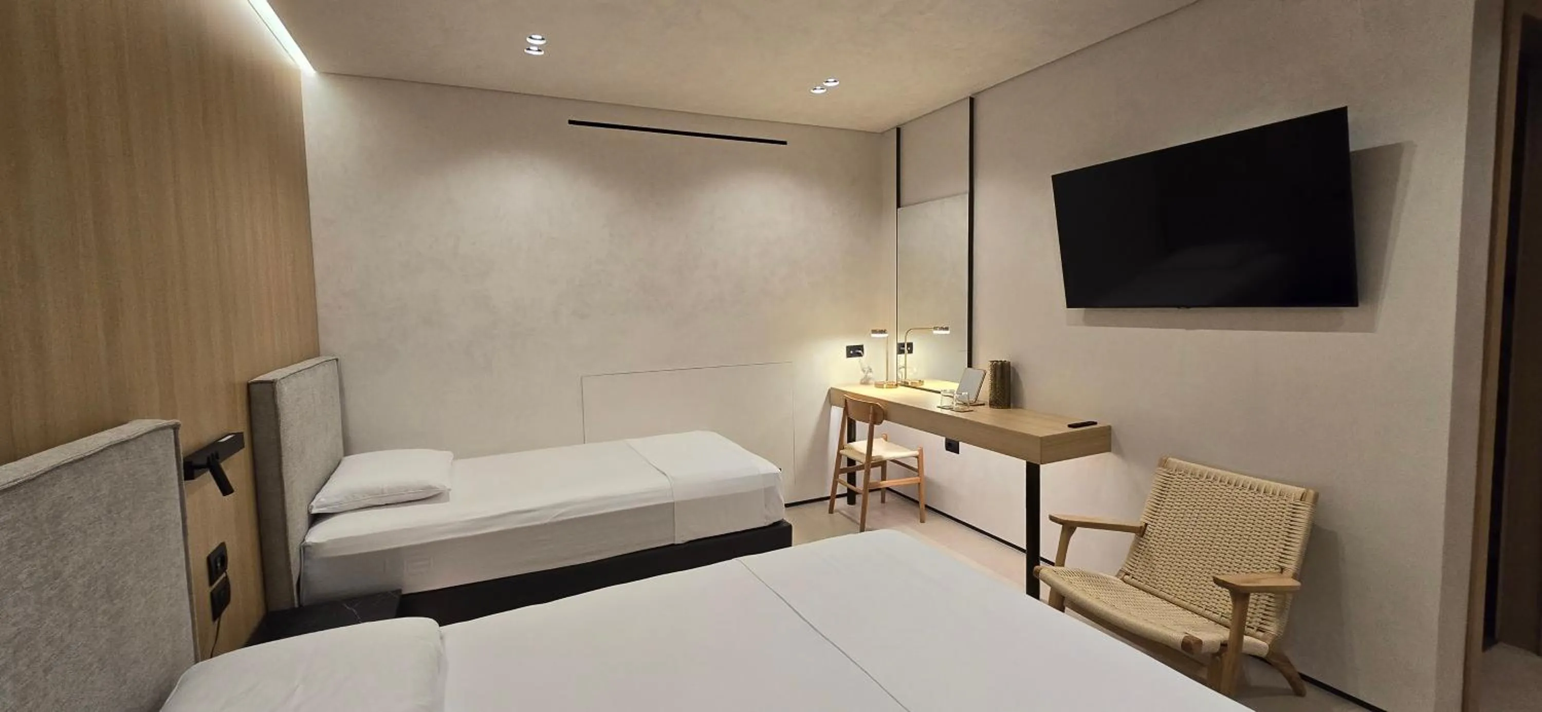 Bed in Lion Gate Hotel