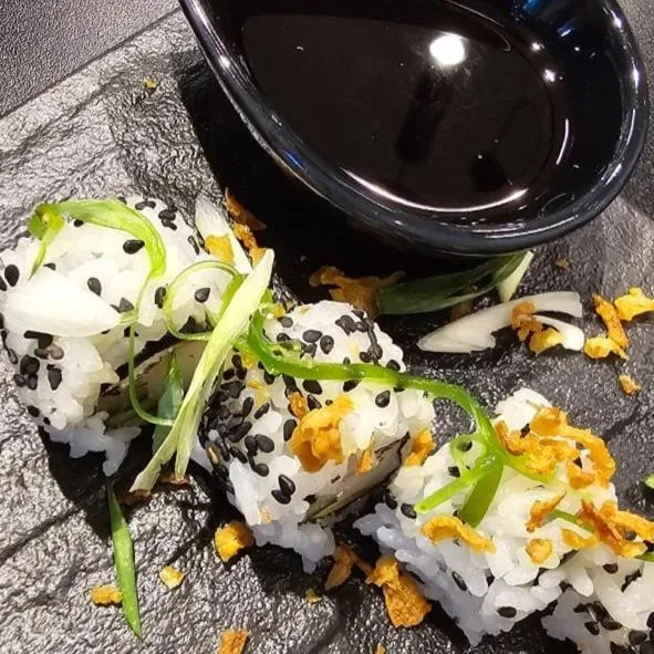 Restaurant/places to eat in Lion Gate Hotel
