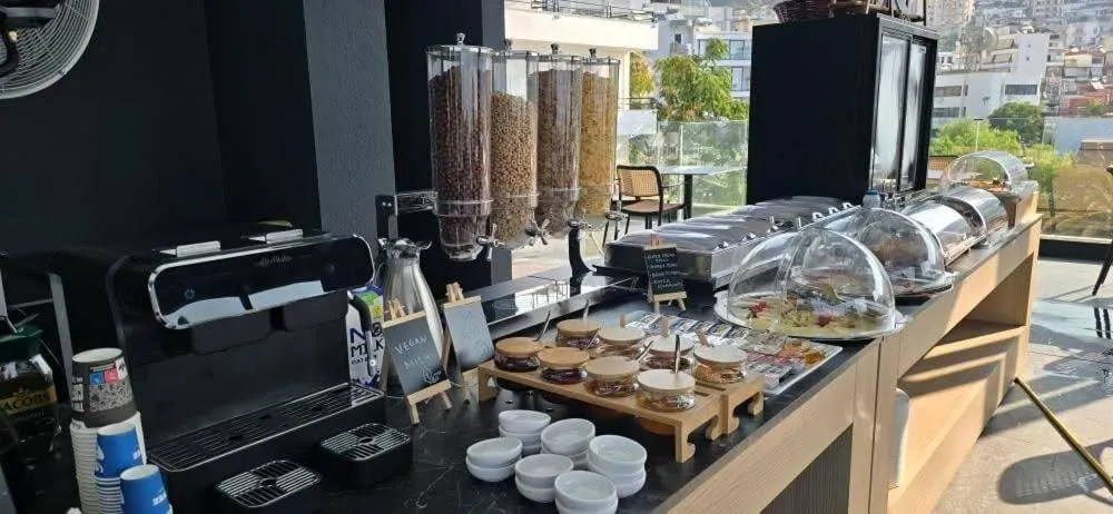 Breakfast in Lion Gate Hotel