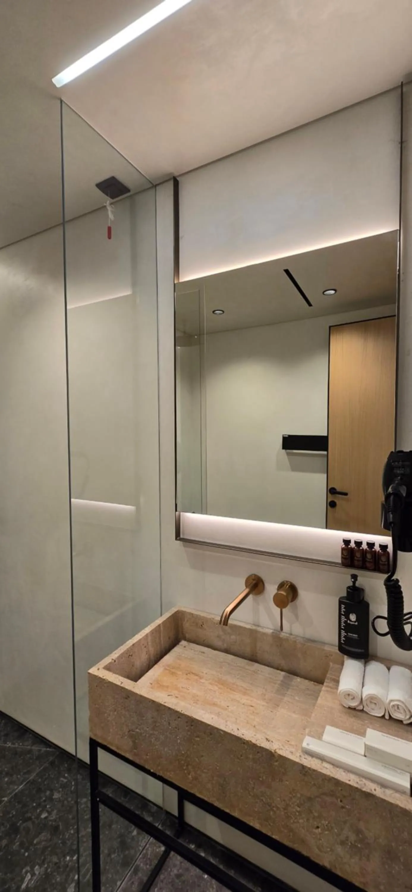 Bathroom in Lion Gate Hotel