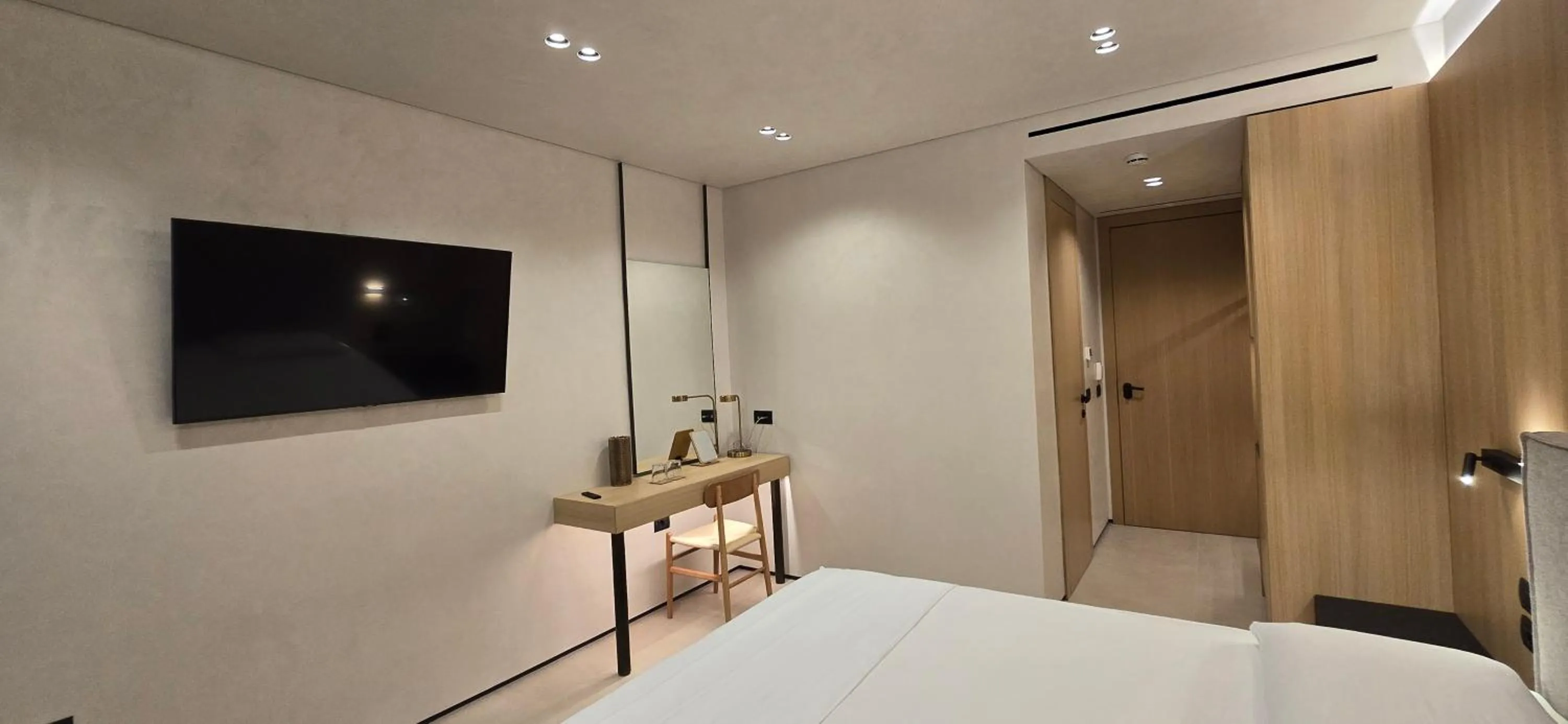 Bed in Lion Gate Hotel