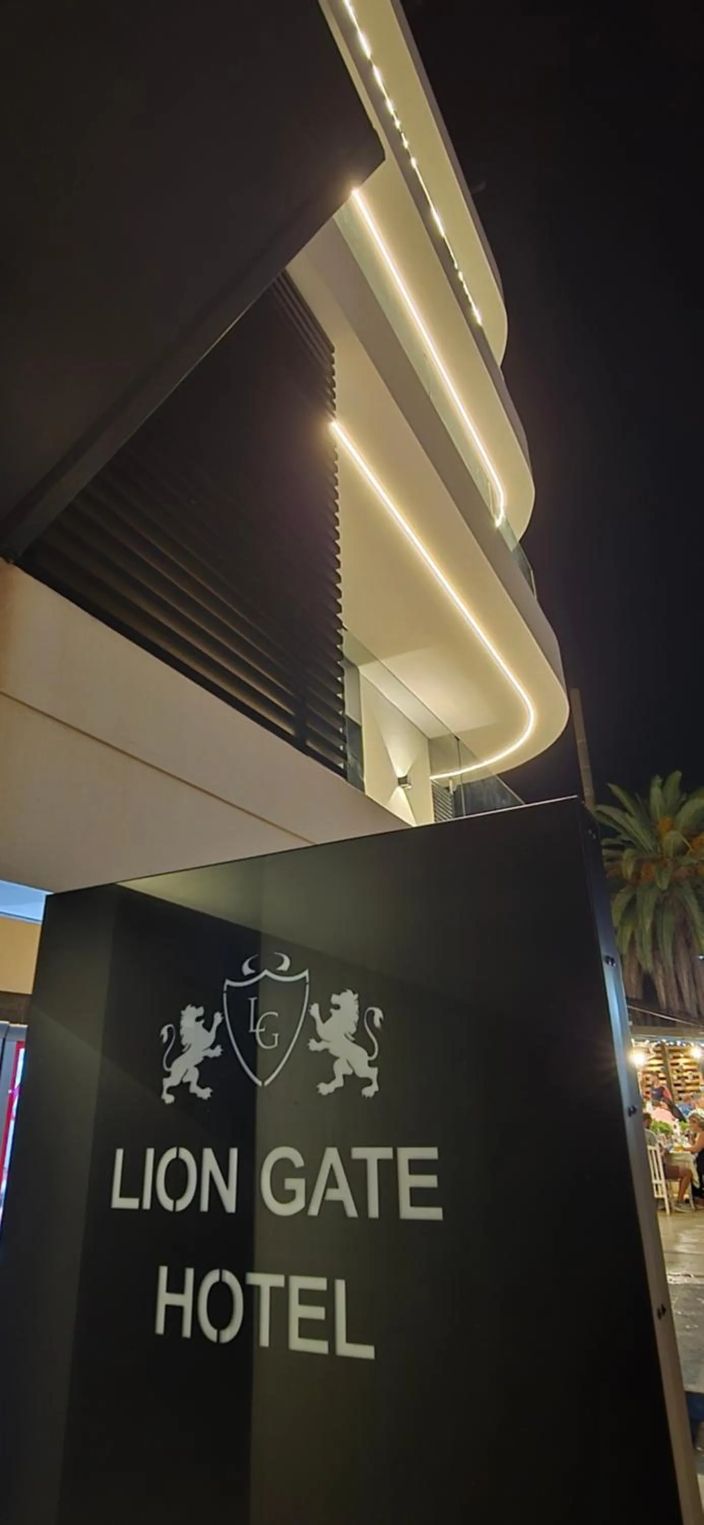 Night in Lion Gate Hotel
