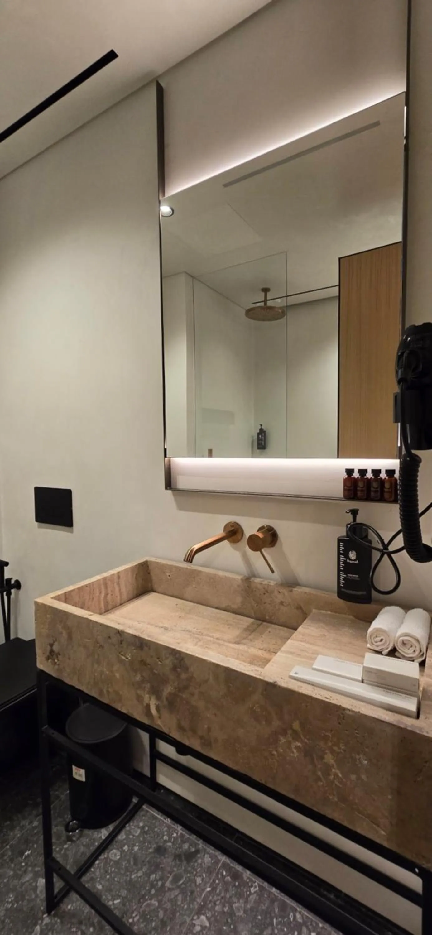 Bathroom in Lion Gate Hotel