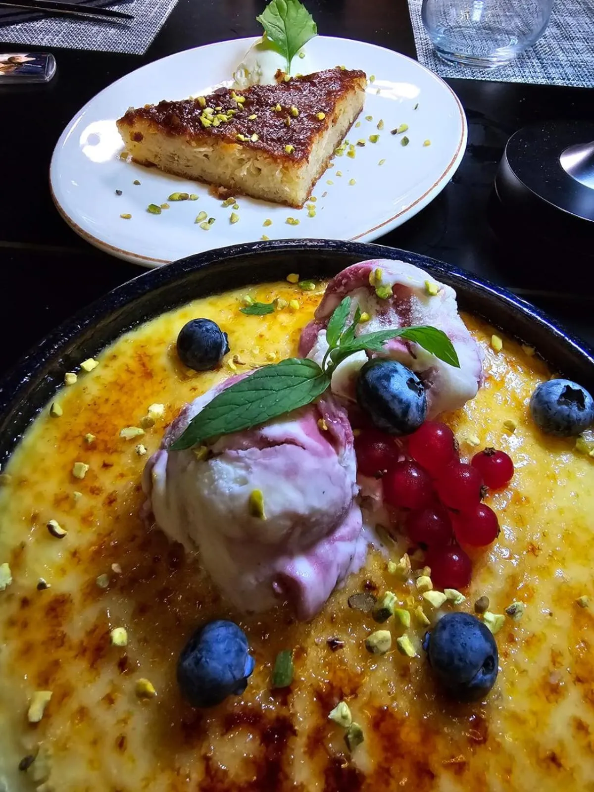 Restaurant/places to eat in Lion Gate Hotel