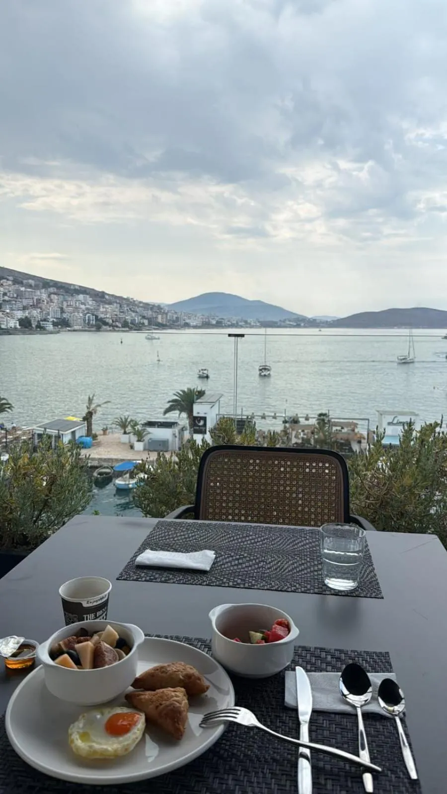 Breakfast in Lion Gate Hotel