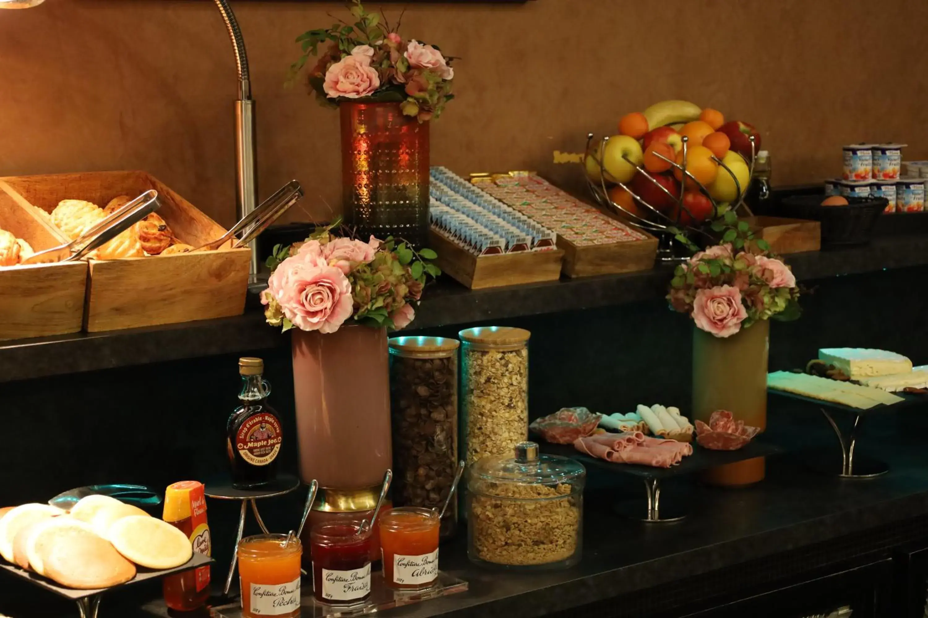 Breakfast in Le Patio Bastille Breakfast in Le Patio Bastille