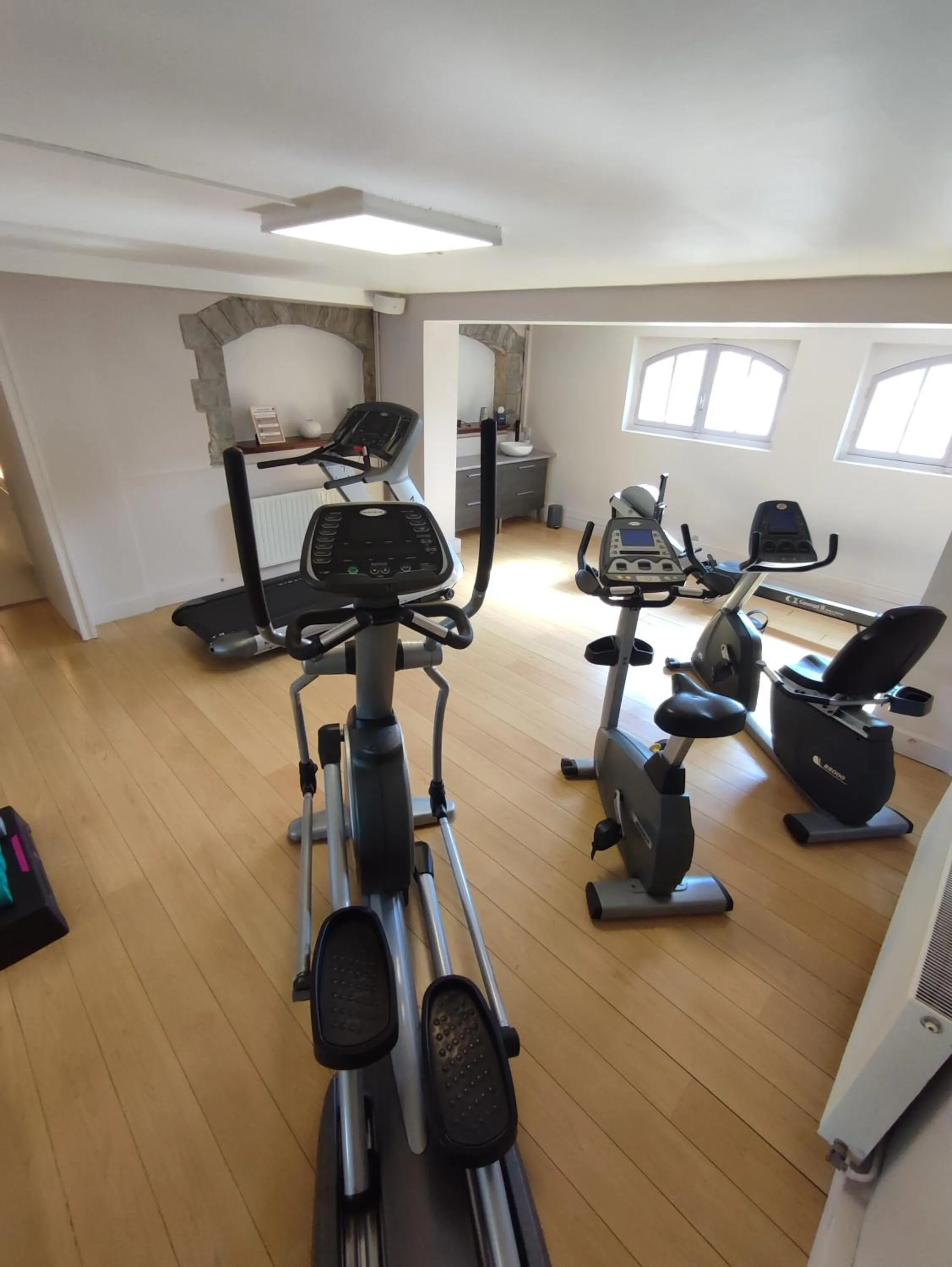 Fitness centre/facilities in Hôtel Villa Navarre