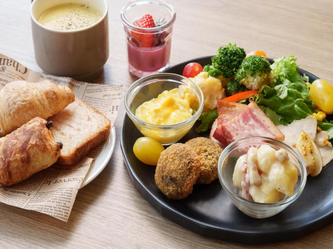 Buffet breakfast in Hotel Vista Osaka Namba