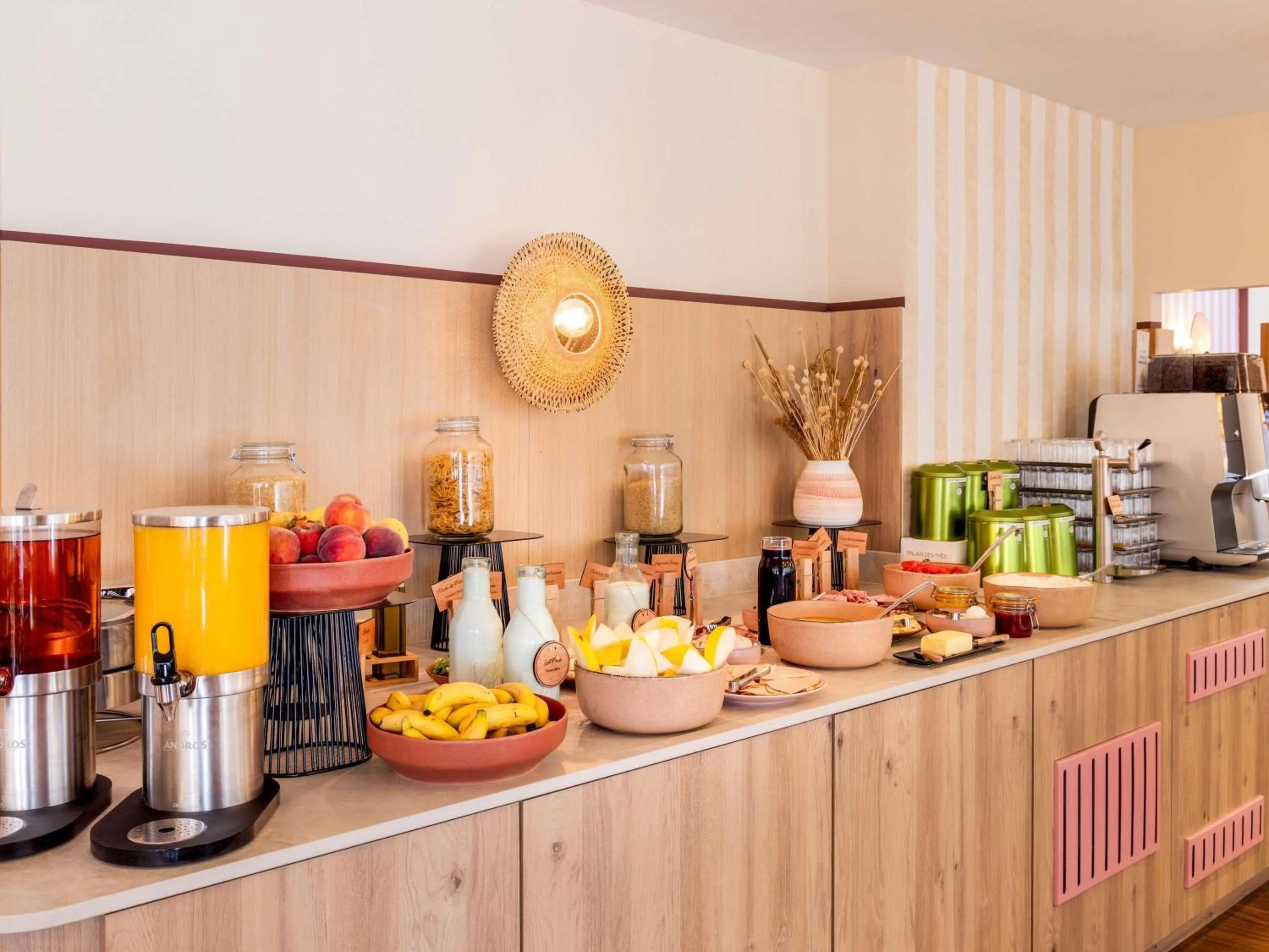 Breakfast in Mercure Nice Centre Notre Dame