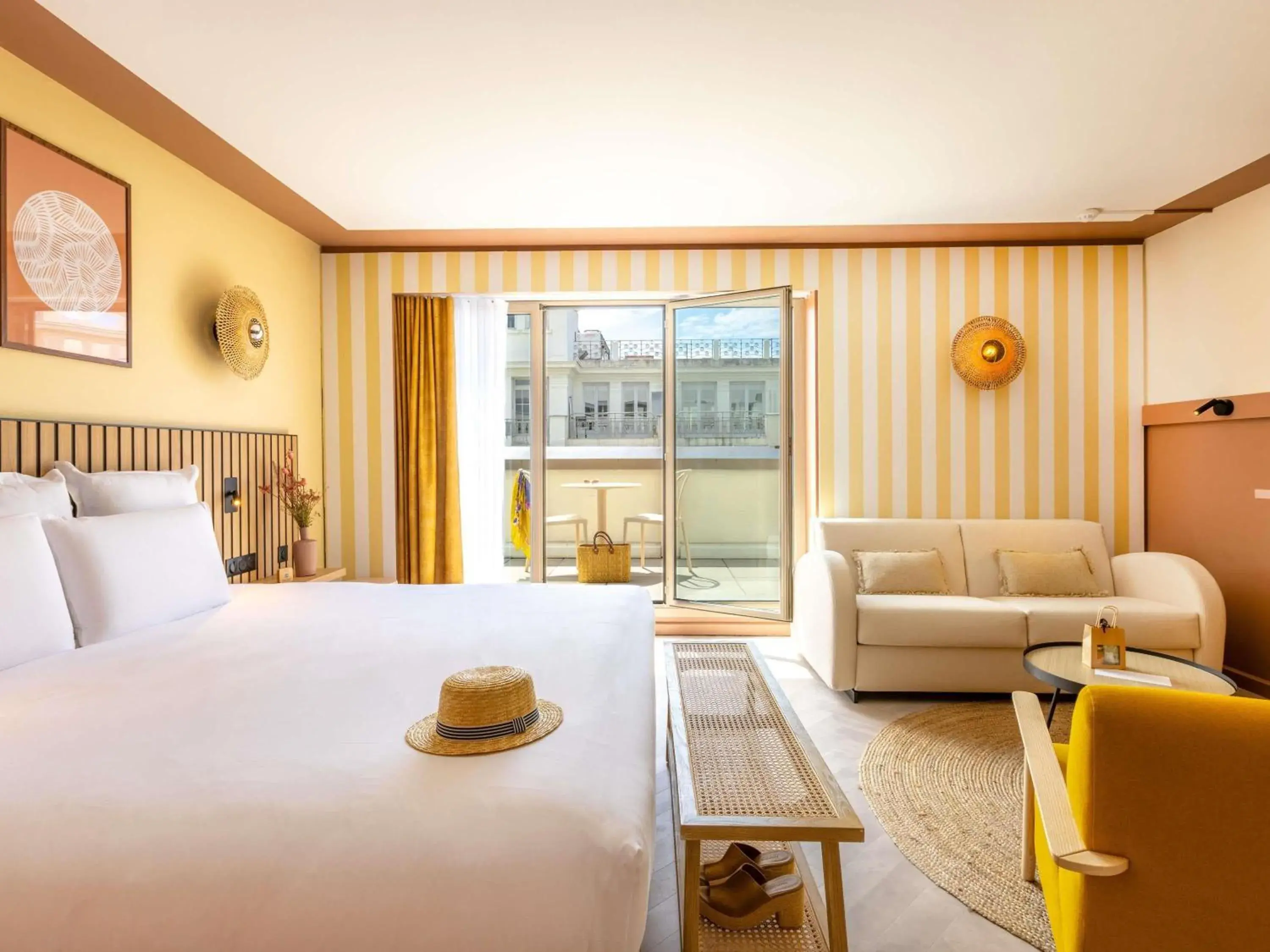 Bedroom, Bed in Mercure Nice Centre Notre Dame Bedroom, Bed in Mercure Nice Centre Notre Dame