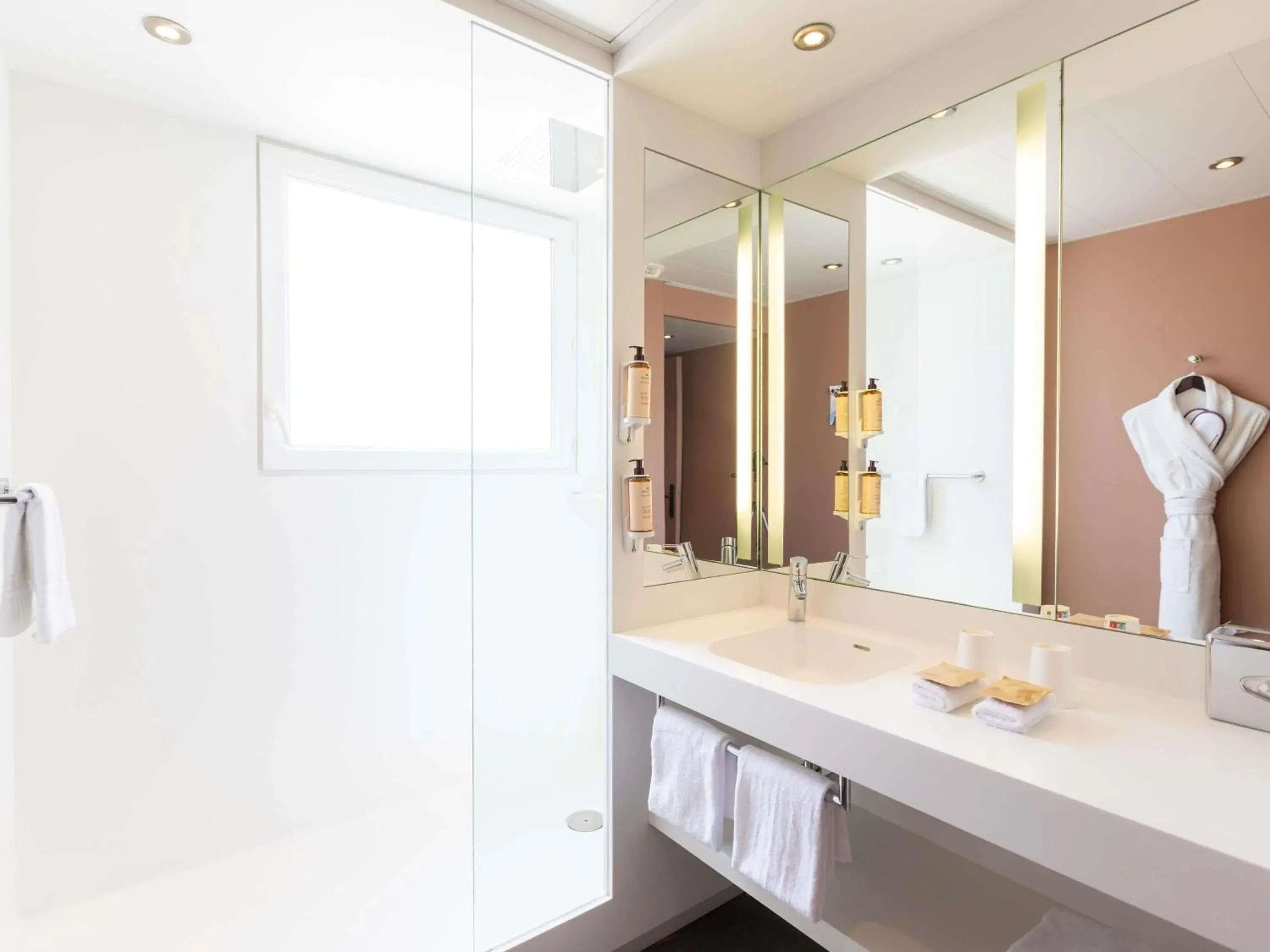 Bedroom in Mercure Nice Centre Notre Dame Bedroom in Mercure Nice Centre Notre Dame