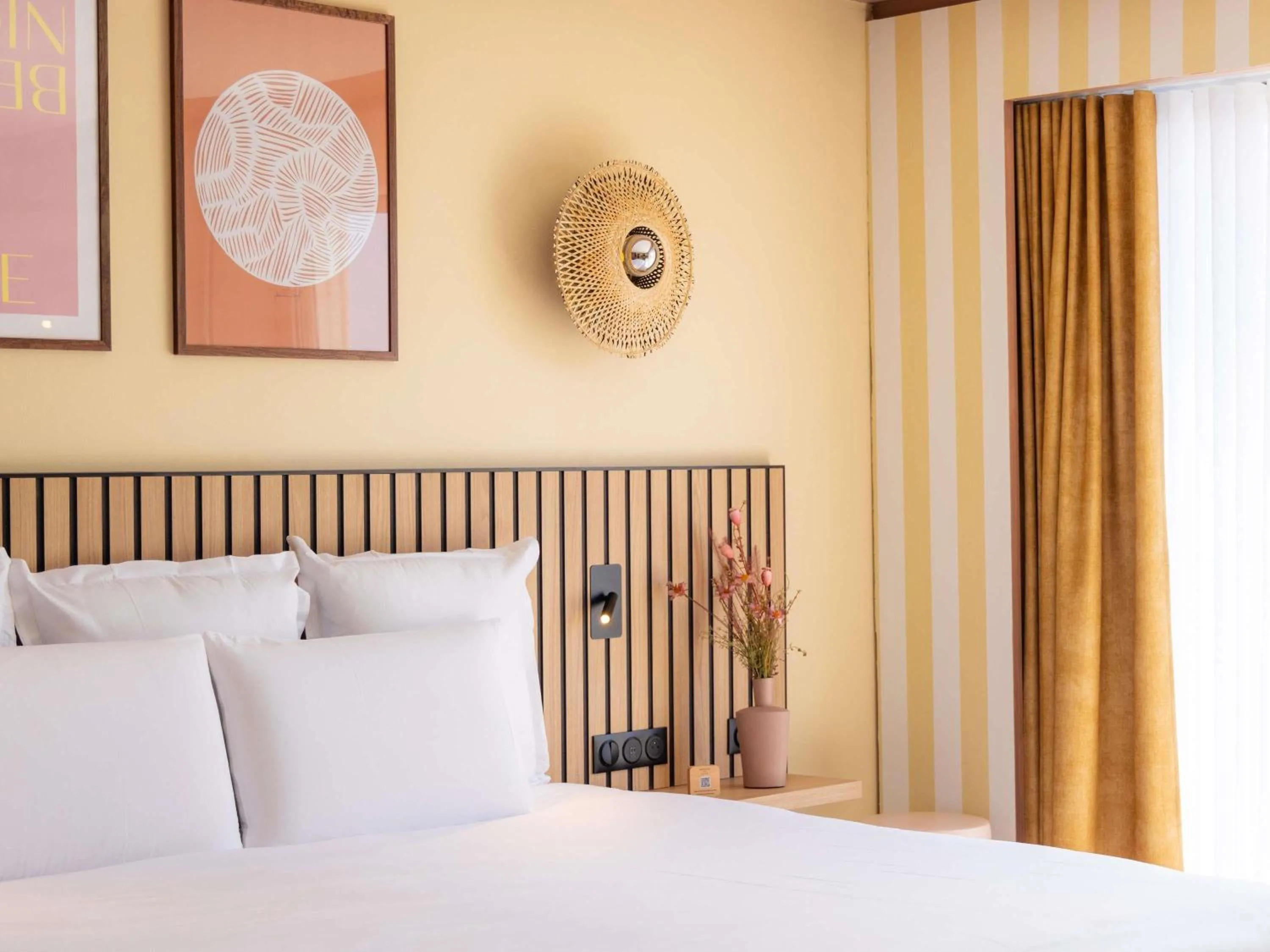 Bedroom, Bed in Mercure Nice Centre Notre Dame