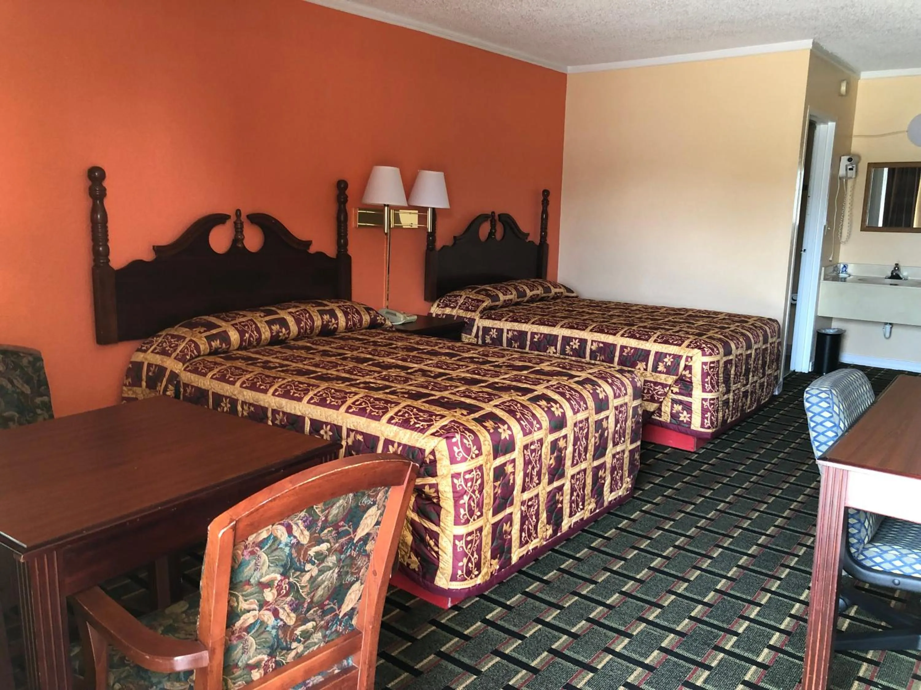 Bed in Deluxe Inn