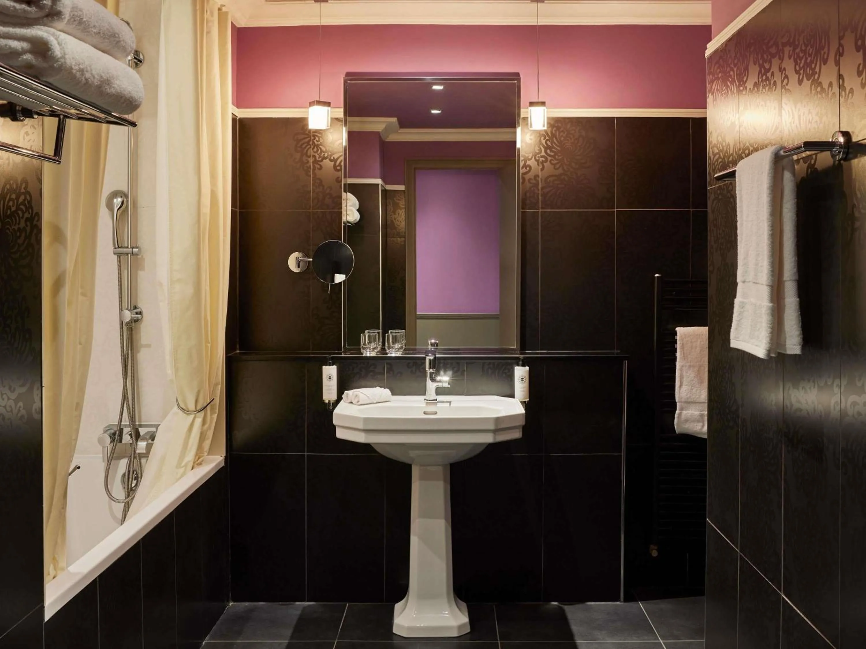 Bedroom in Le Grand Hotel de Cabourg - MGallery Collection