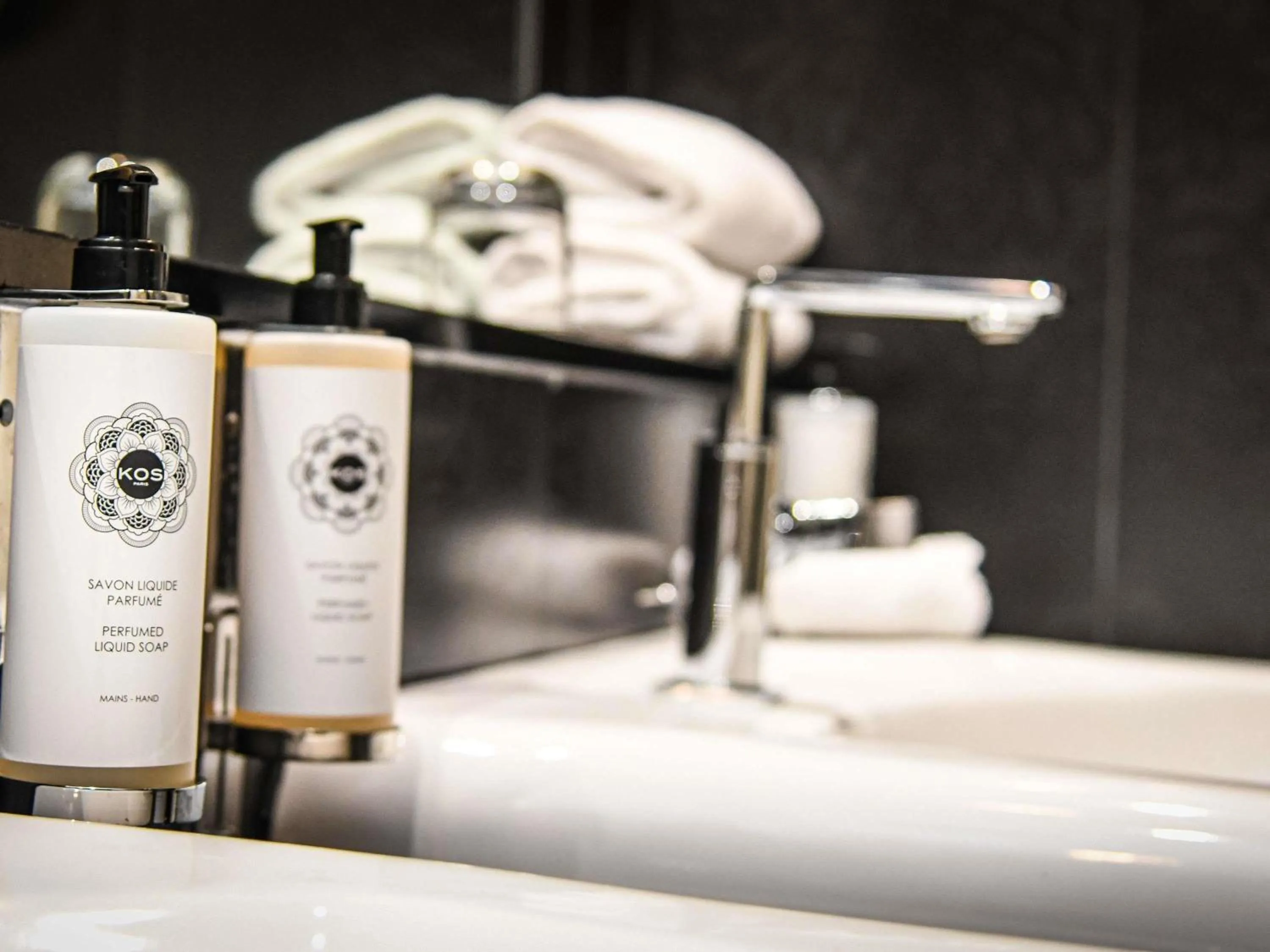 Bedroom in Le Grand Hotel de Cabourg - MGallery Collection