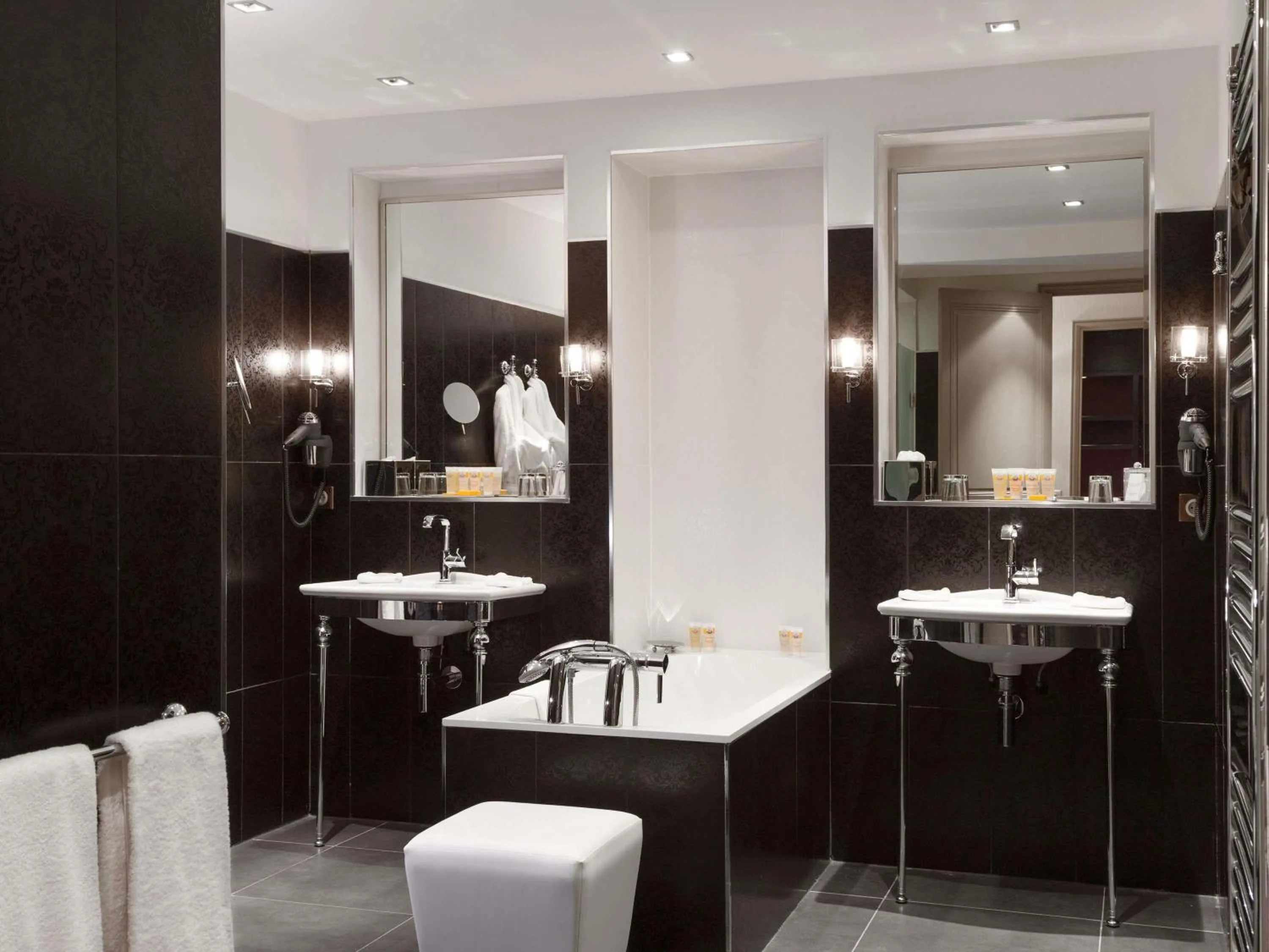 Bedroom in Le Grand Hotel de Cabourg - MGallery Collection