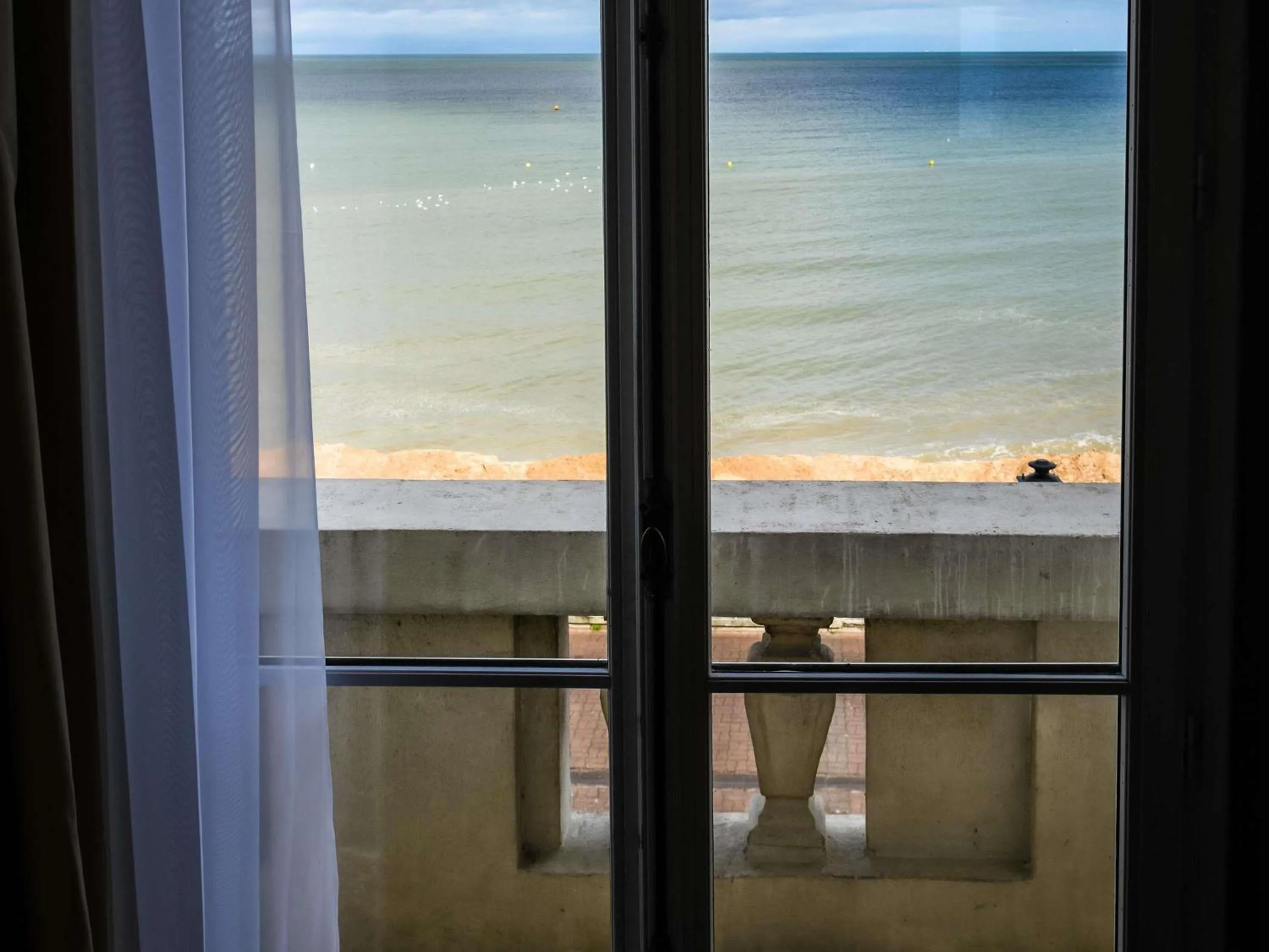Bedroom in Le Grand Hotel de Cabourg - MGallery Collection