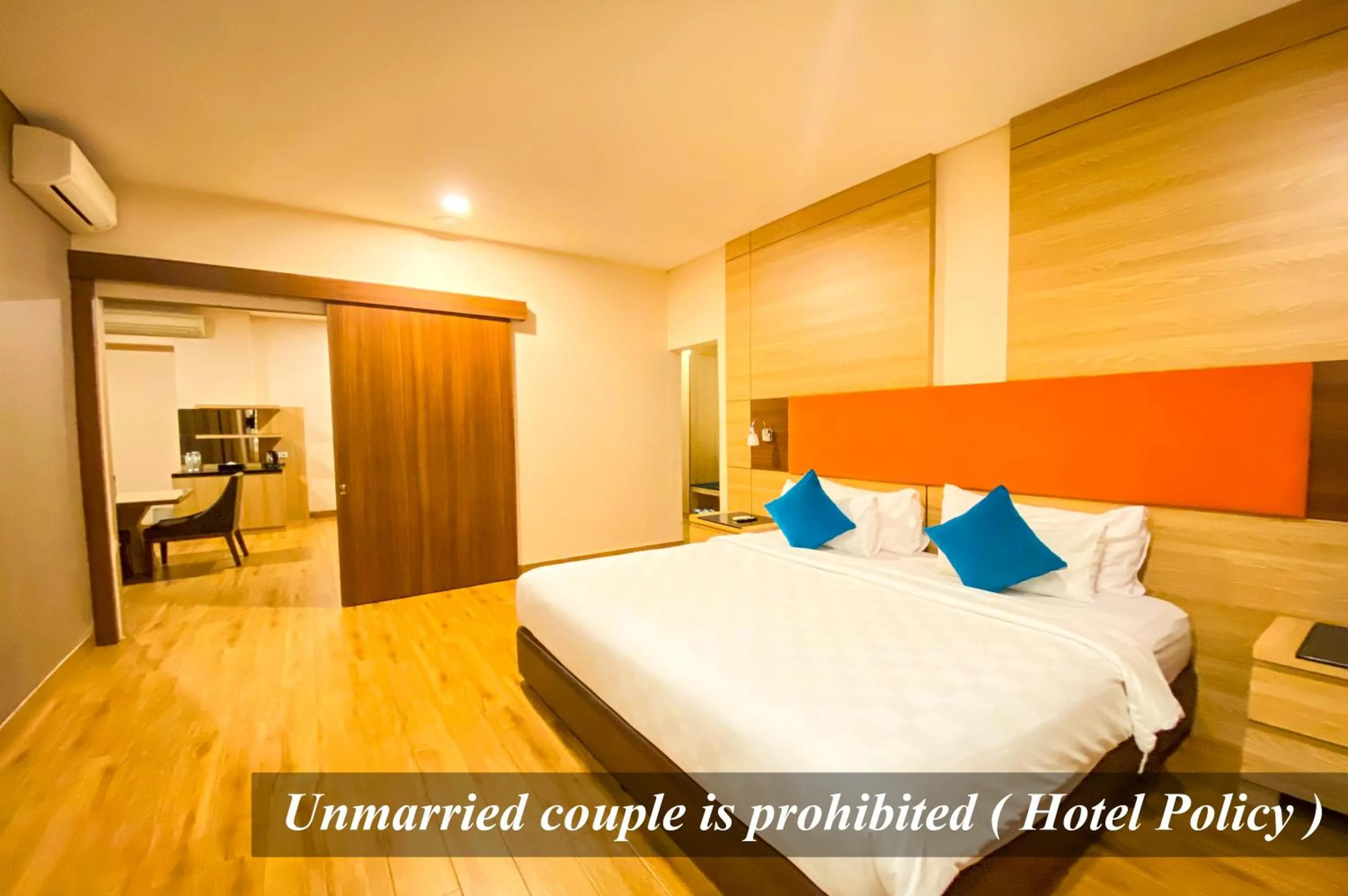 Bed in Hotel Gren Alia Jakarta