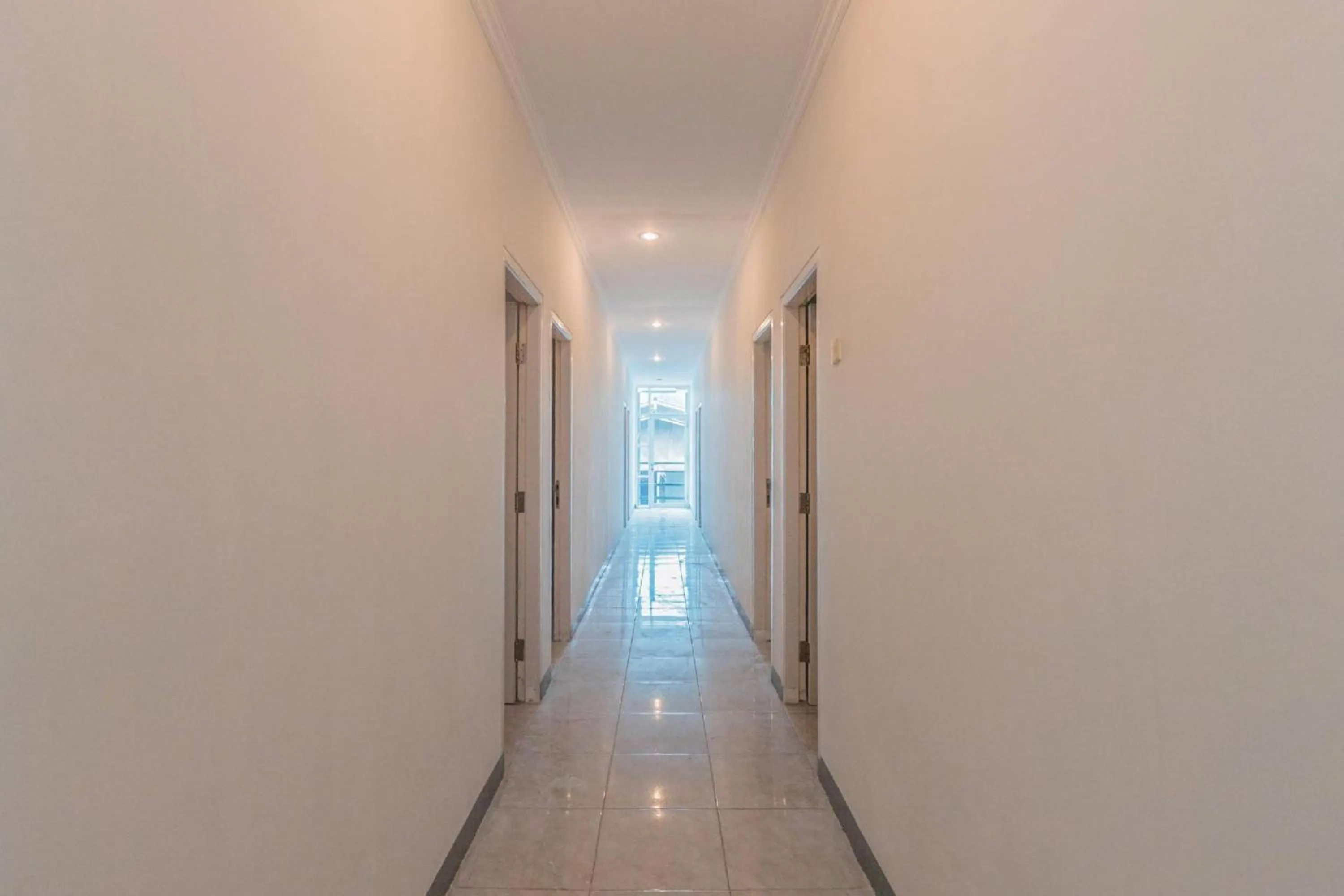 Lobby or reception in Hotel O Bogor Puncak Near Padang Golf Bukit Pelangi Formerly Gunung Geulis Village