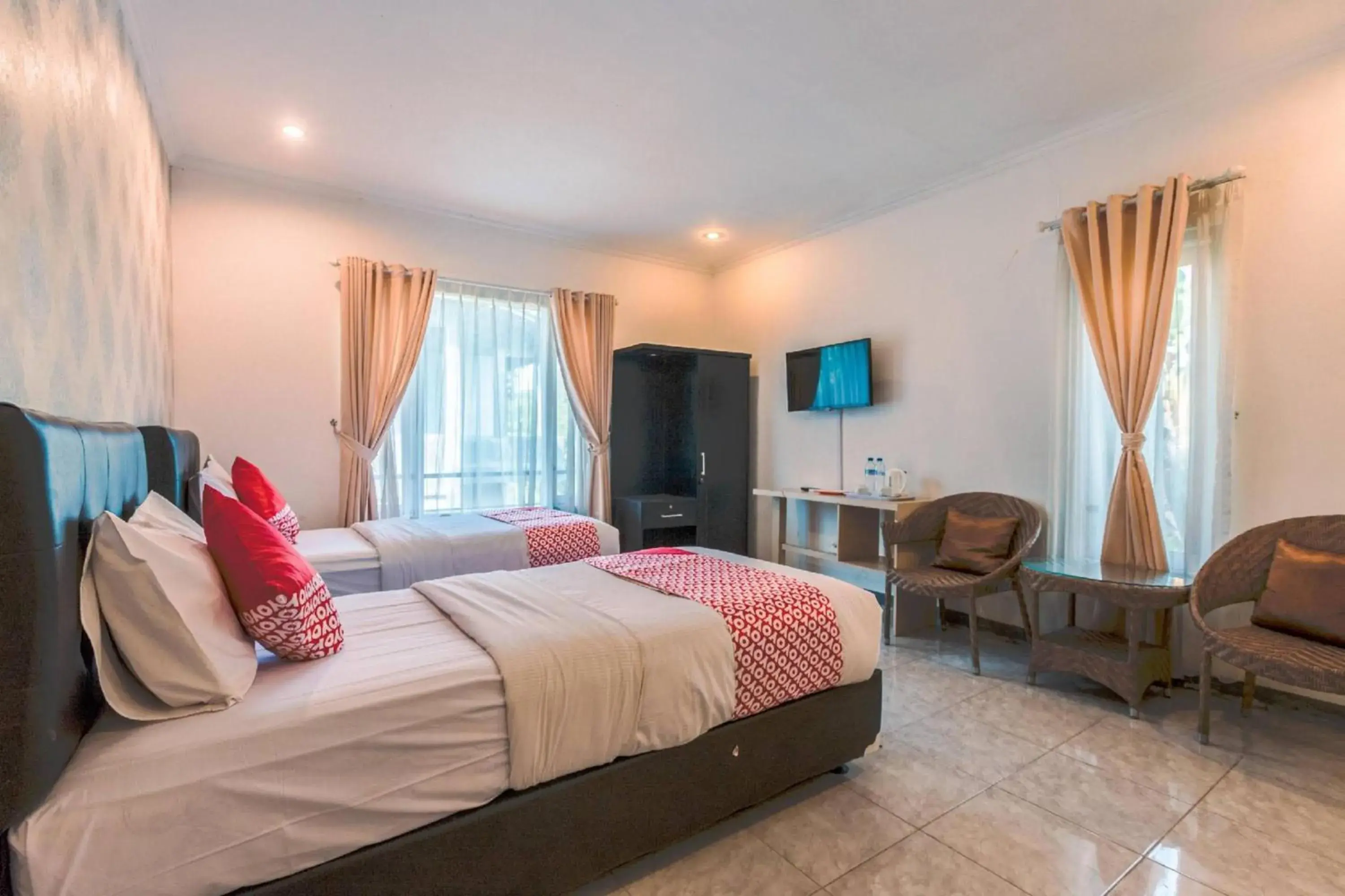 Superior Twin Room in Hotel O Bogor Puncak Near Padang Golf Bukit Pelangi Formerly Gunung Geulis Village Superior Twin Room in Hotel O Bogor Puncak Near Padang Golf Bukit Pelangi Formerly Gunung Geulis Village