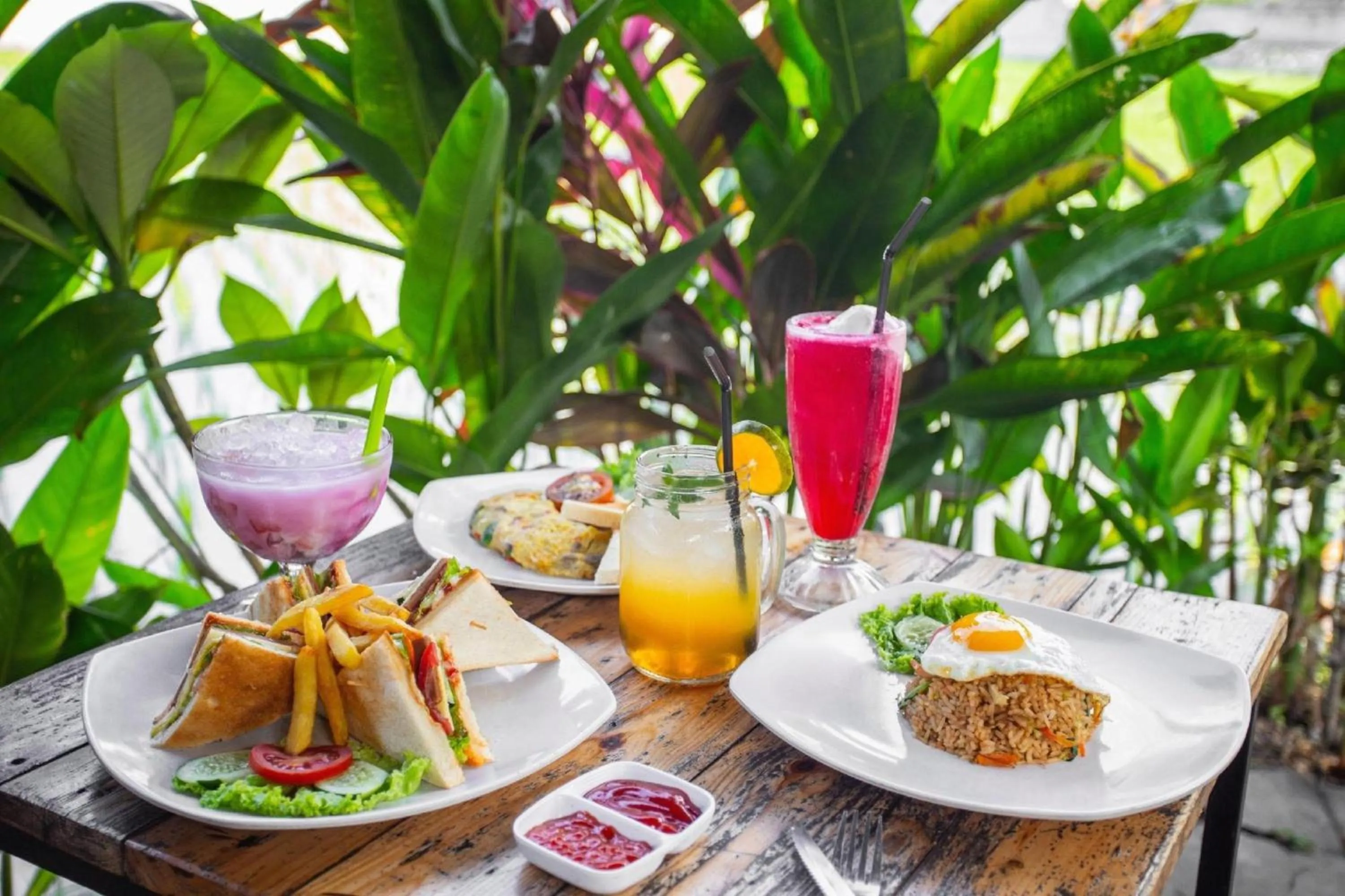 Breakfast in Hotel O Pondok 789 Near Canggu Echo beach