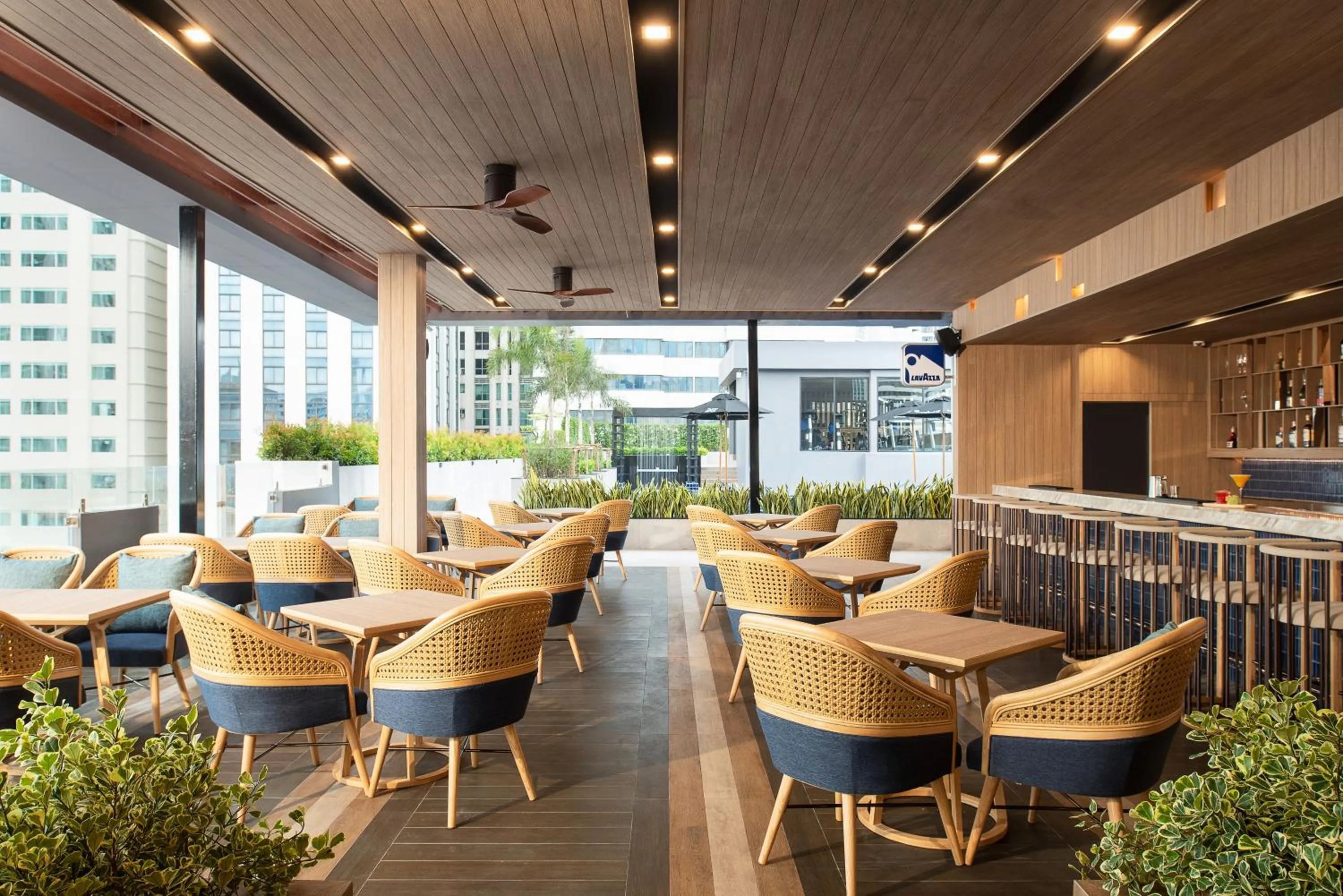 Restaurant/places to eat in Eleven Hotel Bangkok Sukhumvit 11