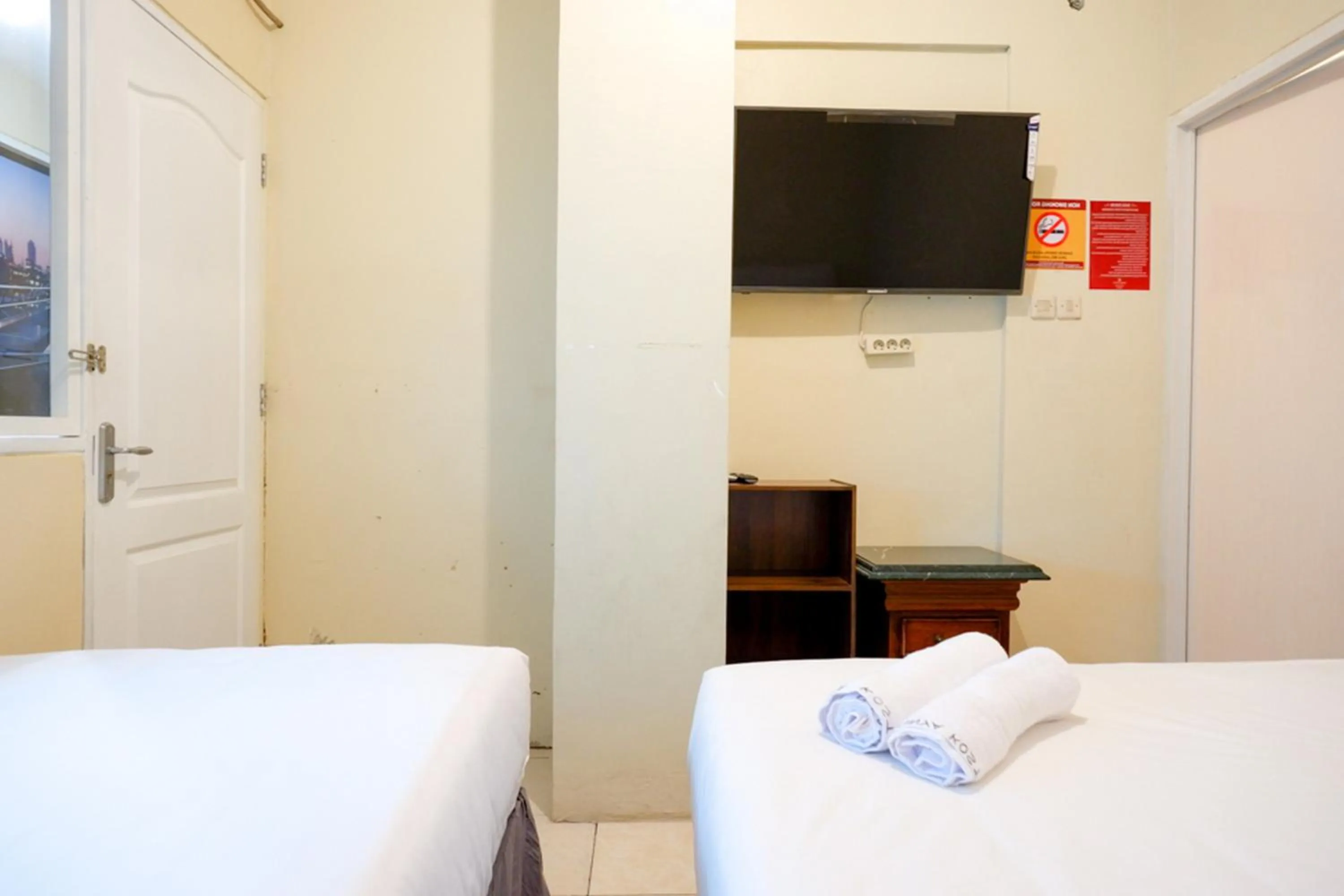 Bed in RedDoorz near Universitas Diponegoro Semarang 2