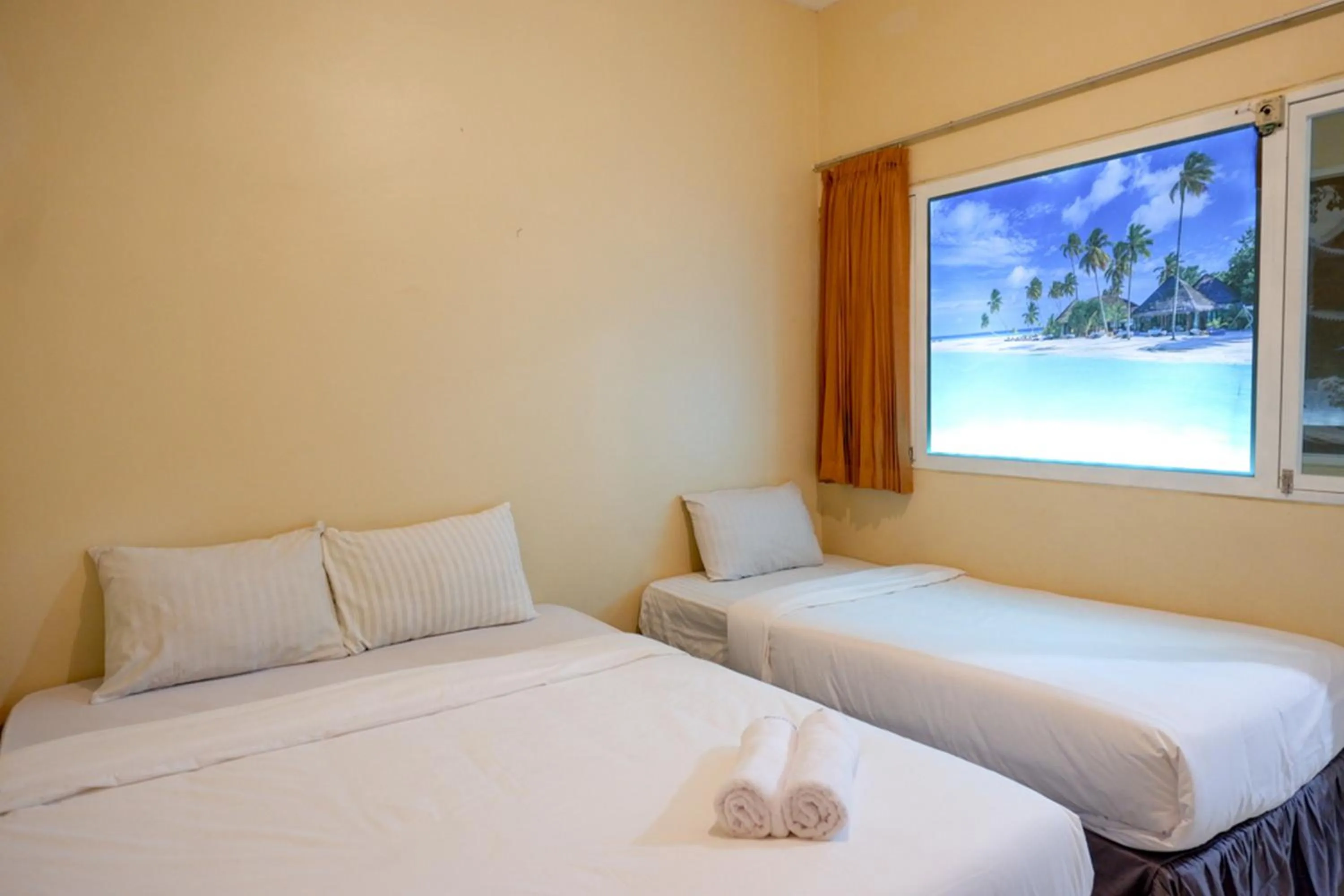 Bed in RedDoorz near Universitas Diponegoro Semarang 2