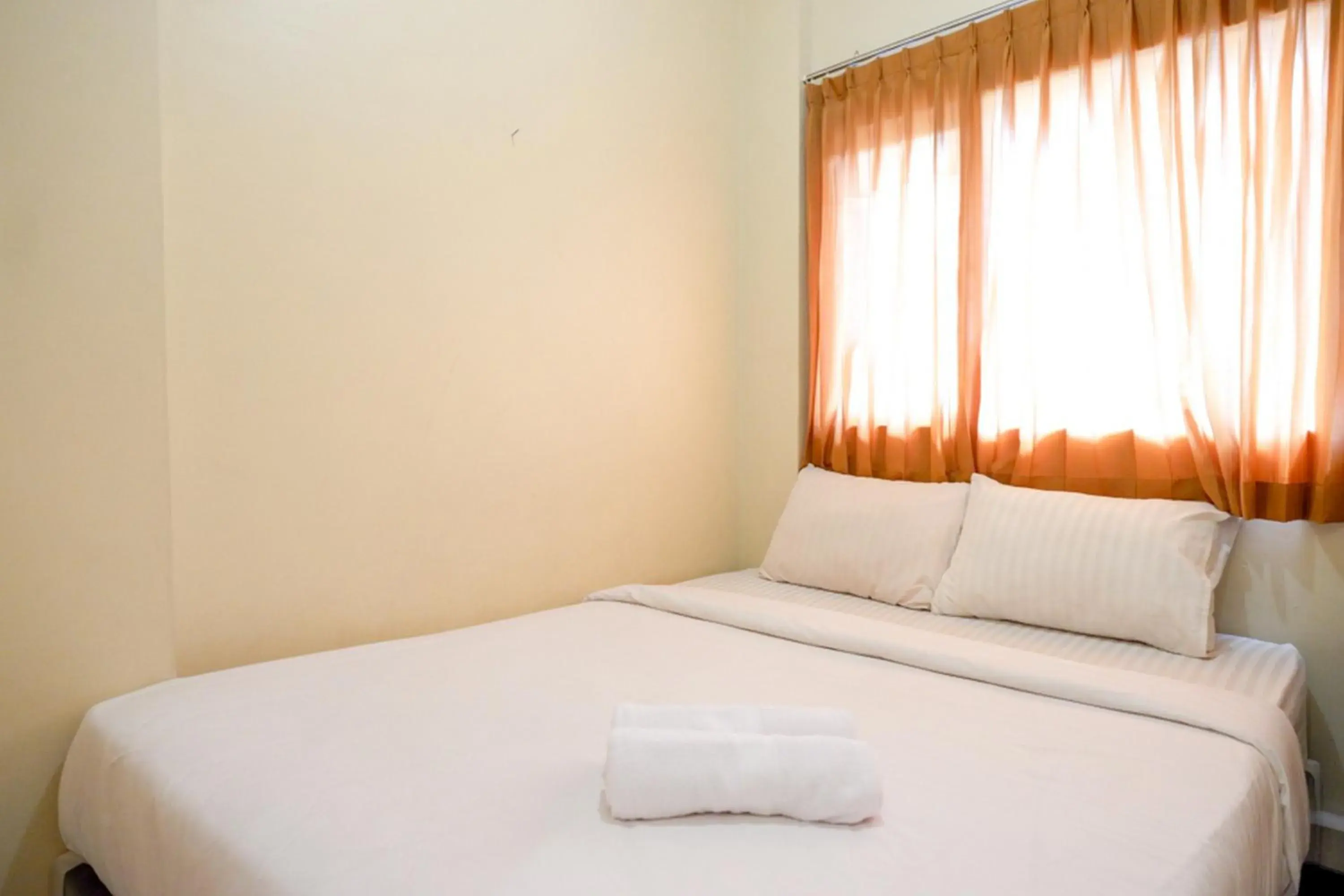 Bed in RedDoorz near Universitas Diponegoro Semarang 2 Bed in RedDoorz near Universitas Diponegoro Semarang 2