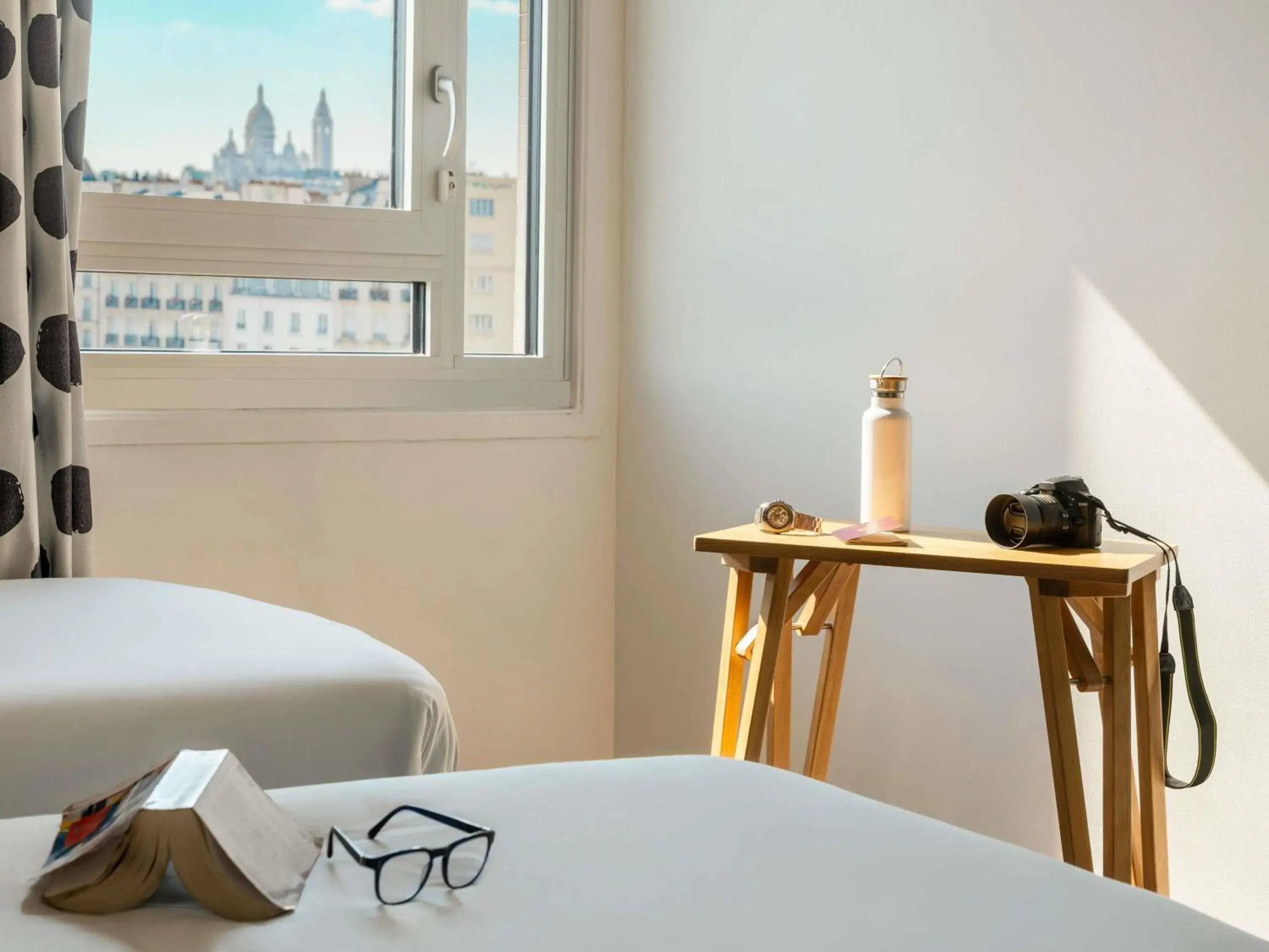 Bedroom in ibis Styles Paris Gare de l'Est Château Landon Bedroom in ibis Styles Paris Gare de l'Est Château Landon