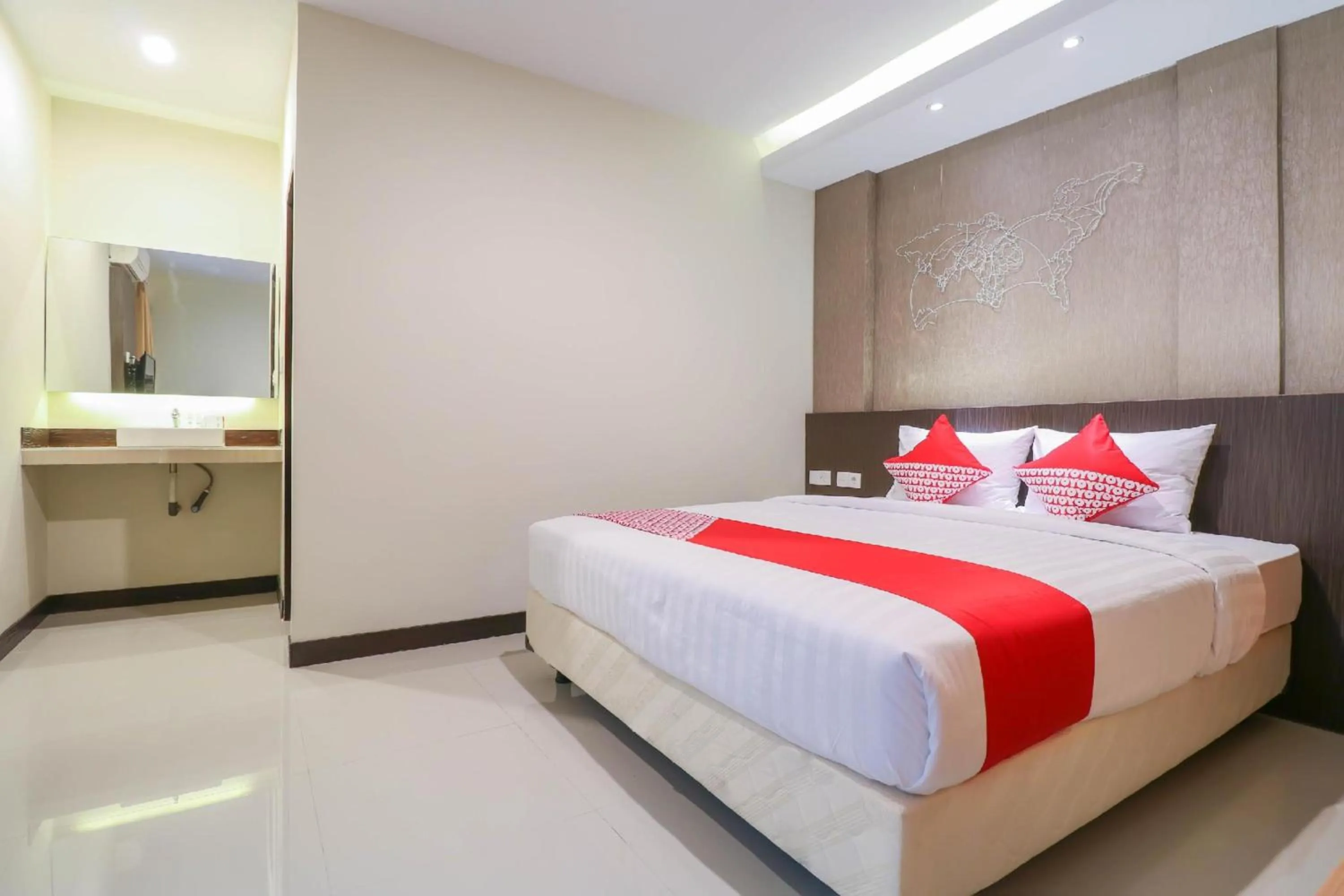 Photo of the whole room in Hotel O Kuta Near Sunset Road Formerly Balitone Residence