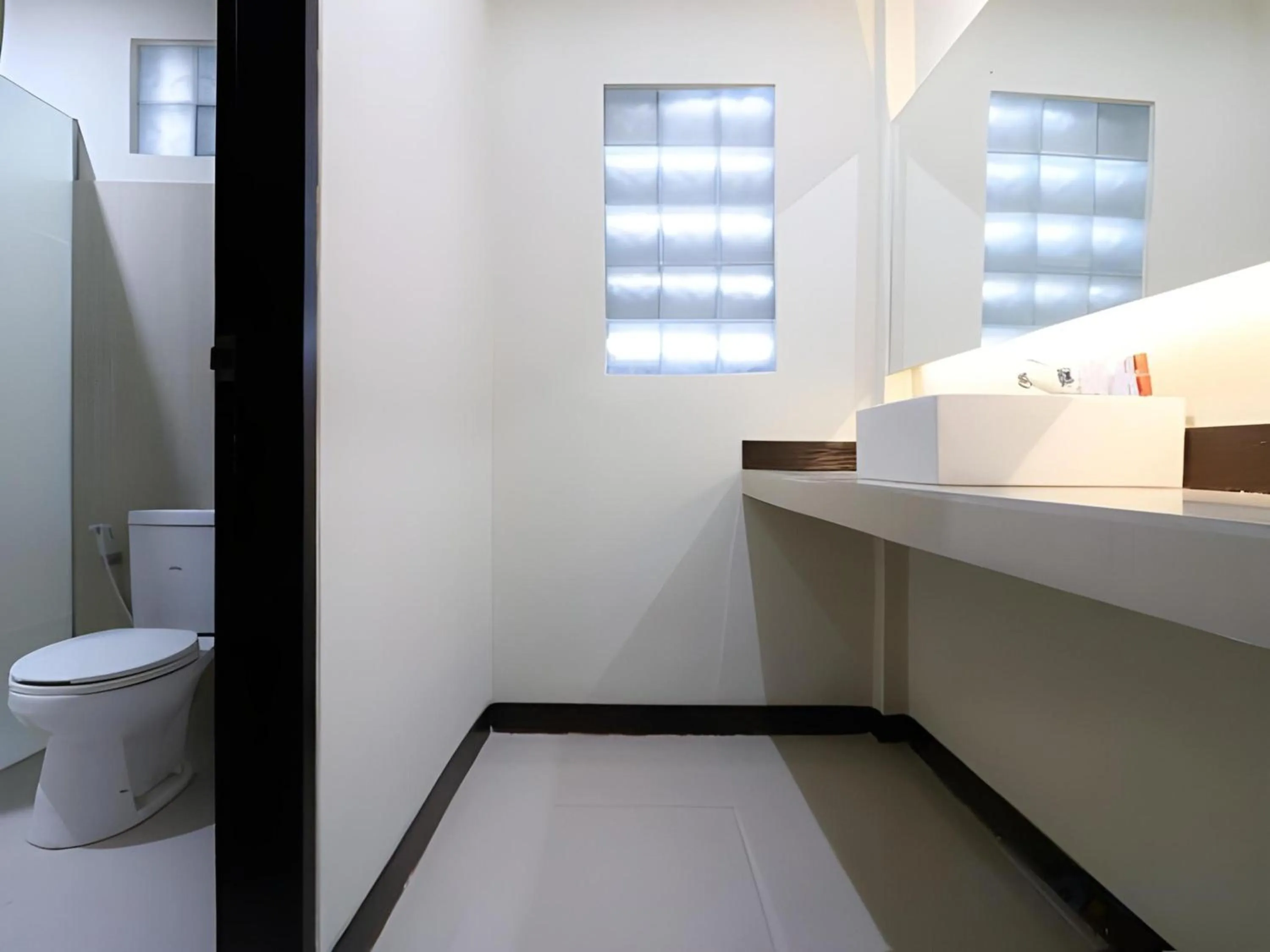 Bathroom in Hotel O Kuta Near Sunset Road Formerly Balitone Residence