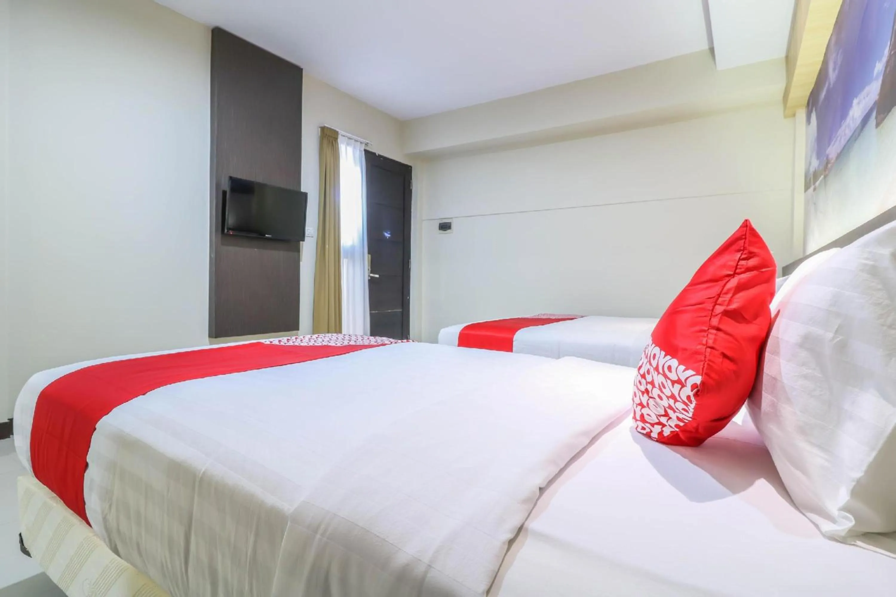 Photo of the whole room in Hotel O Kuta Near Sunset Road Formerly Balitone Residence