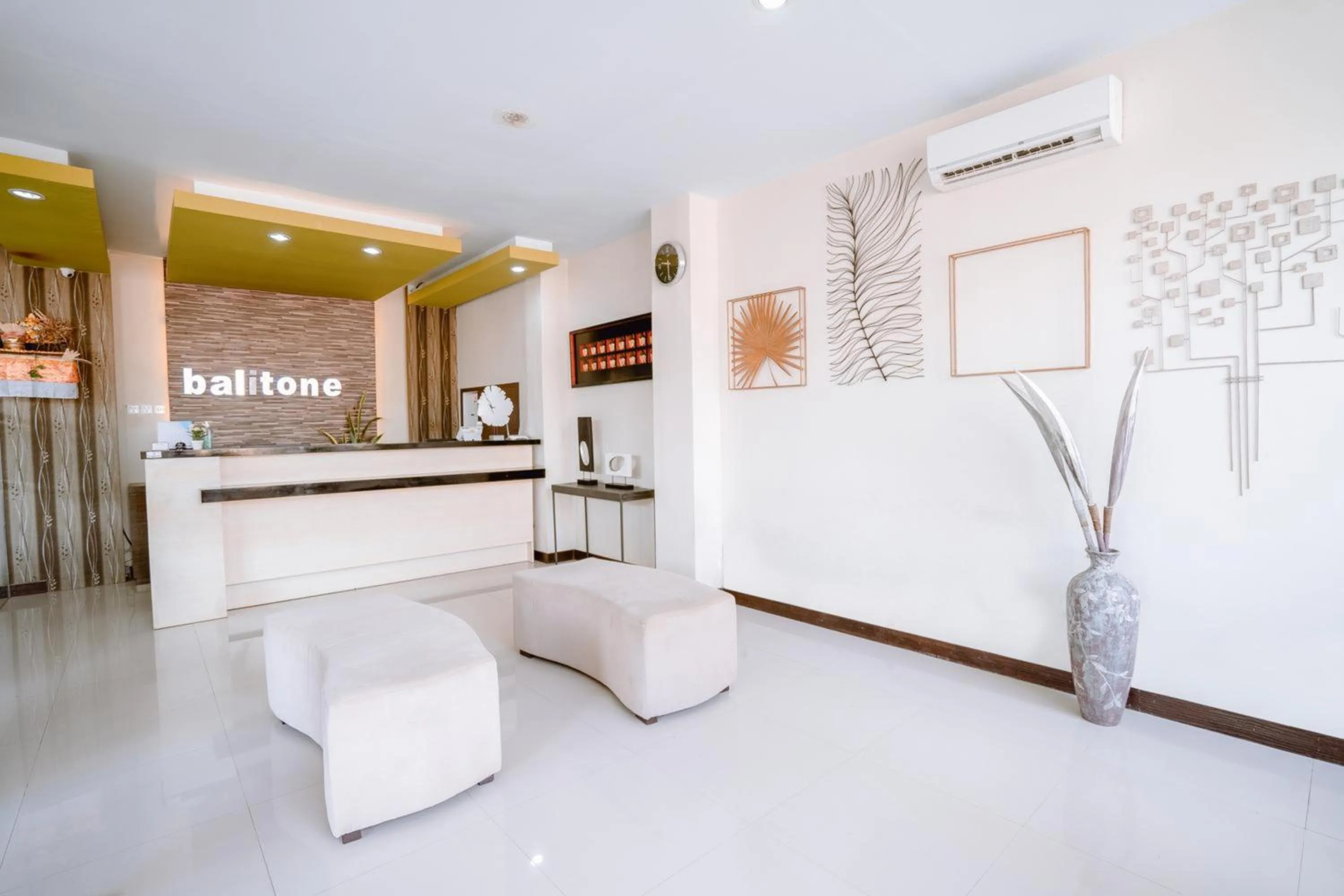 Lobby or reception in Hotel O Kuta Near Sunset Road Formerly Balitone Residence