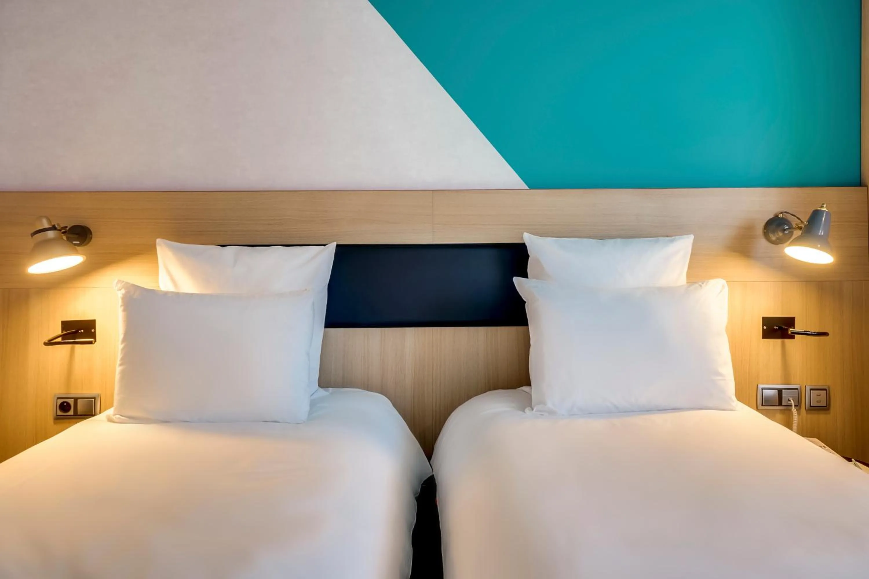 Bed in Mercure Paris Gare De Lyon TGV