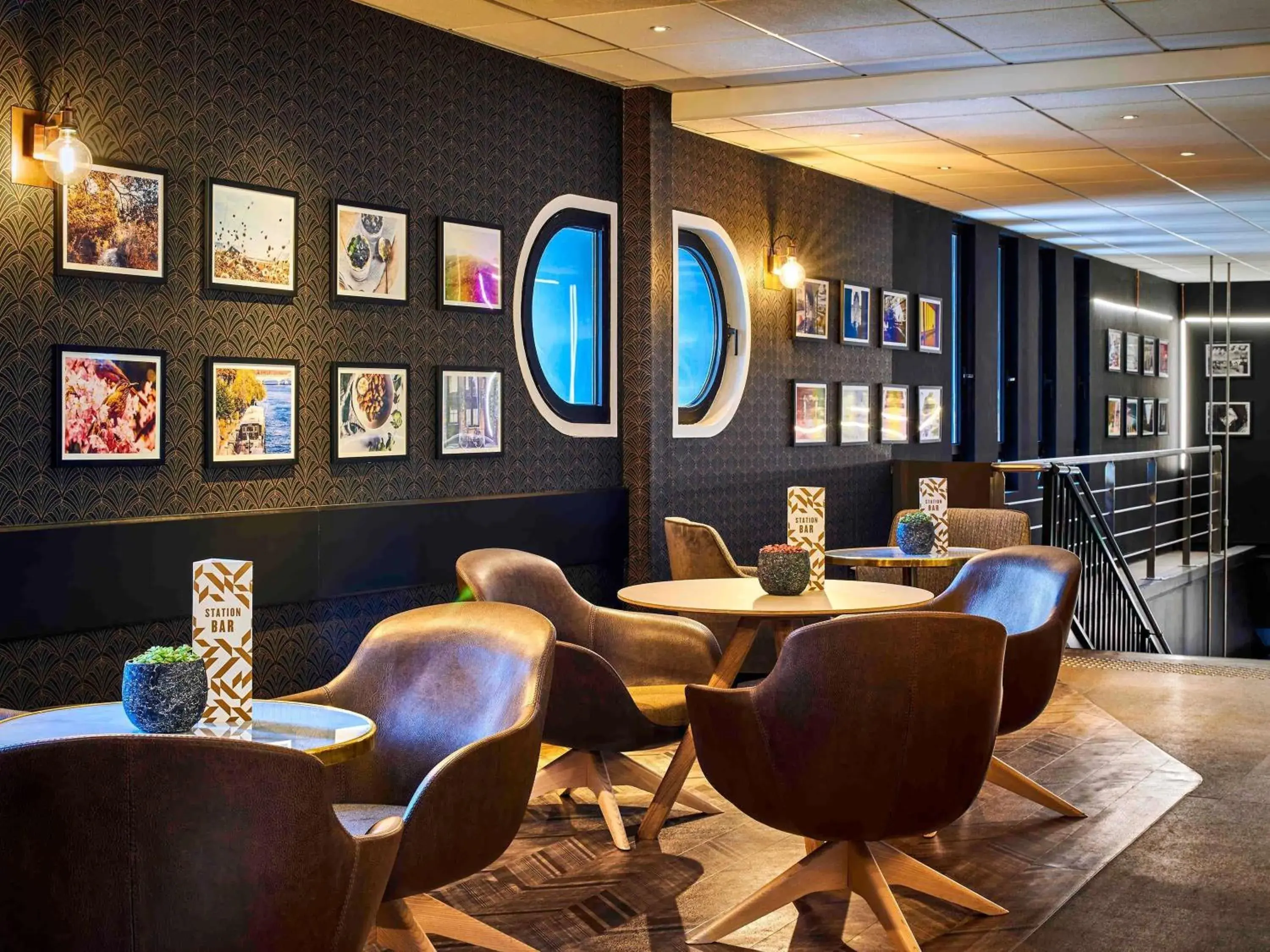 Lounge or bar in Mercure Paris Gare De Lyon TGV Lounge or bar in Mercure Paris Gare De Lyon TGV