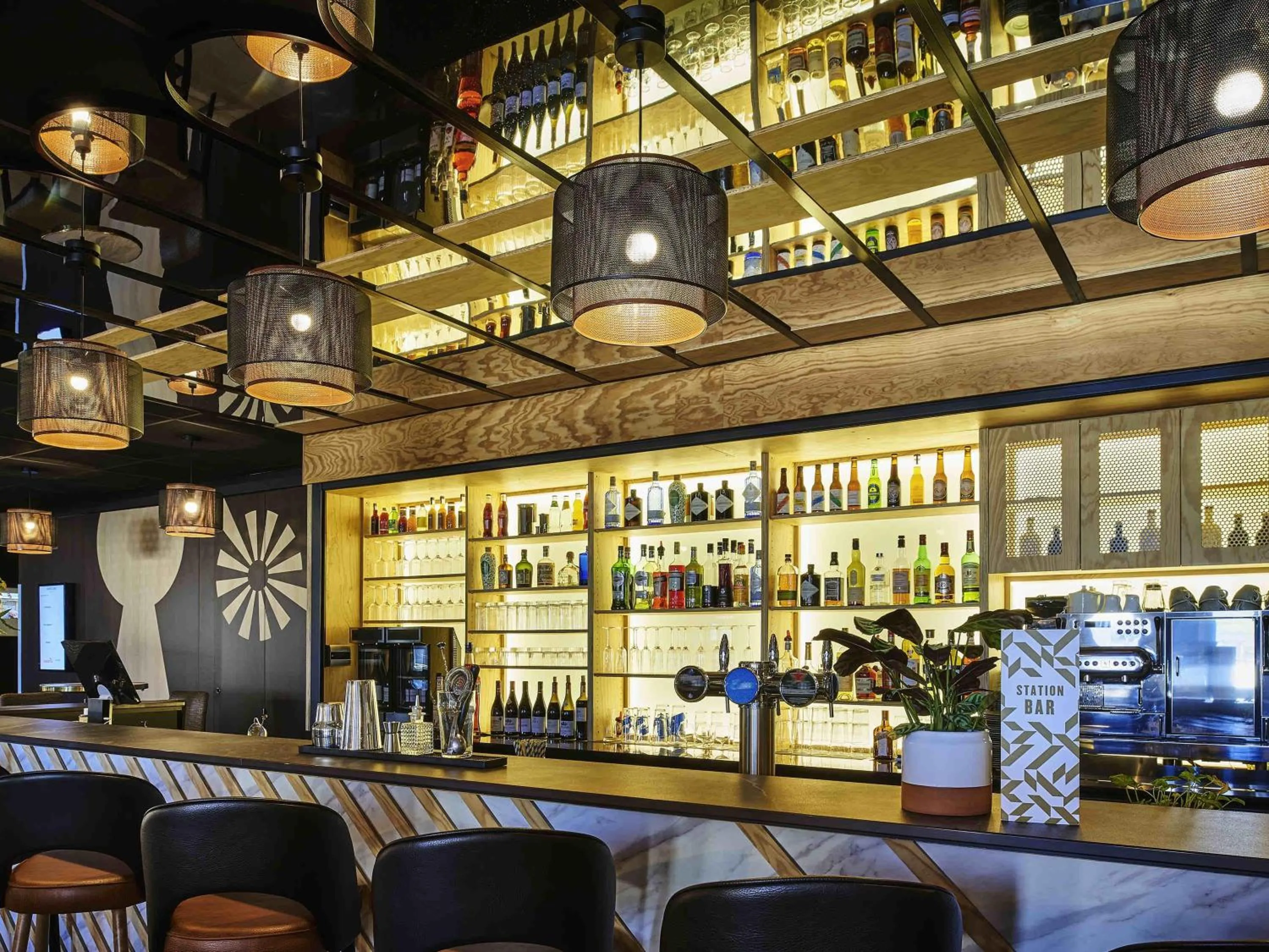 Lounge or bar in Mercure Paris Gare De Lyon TGV