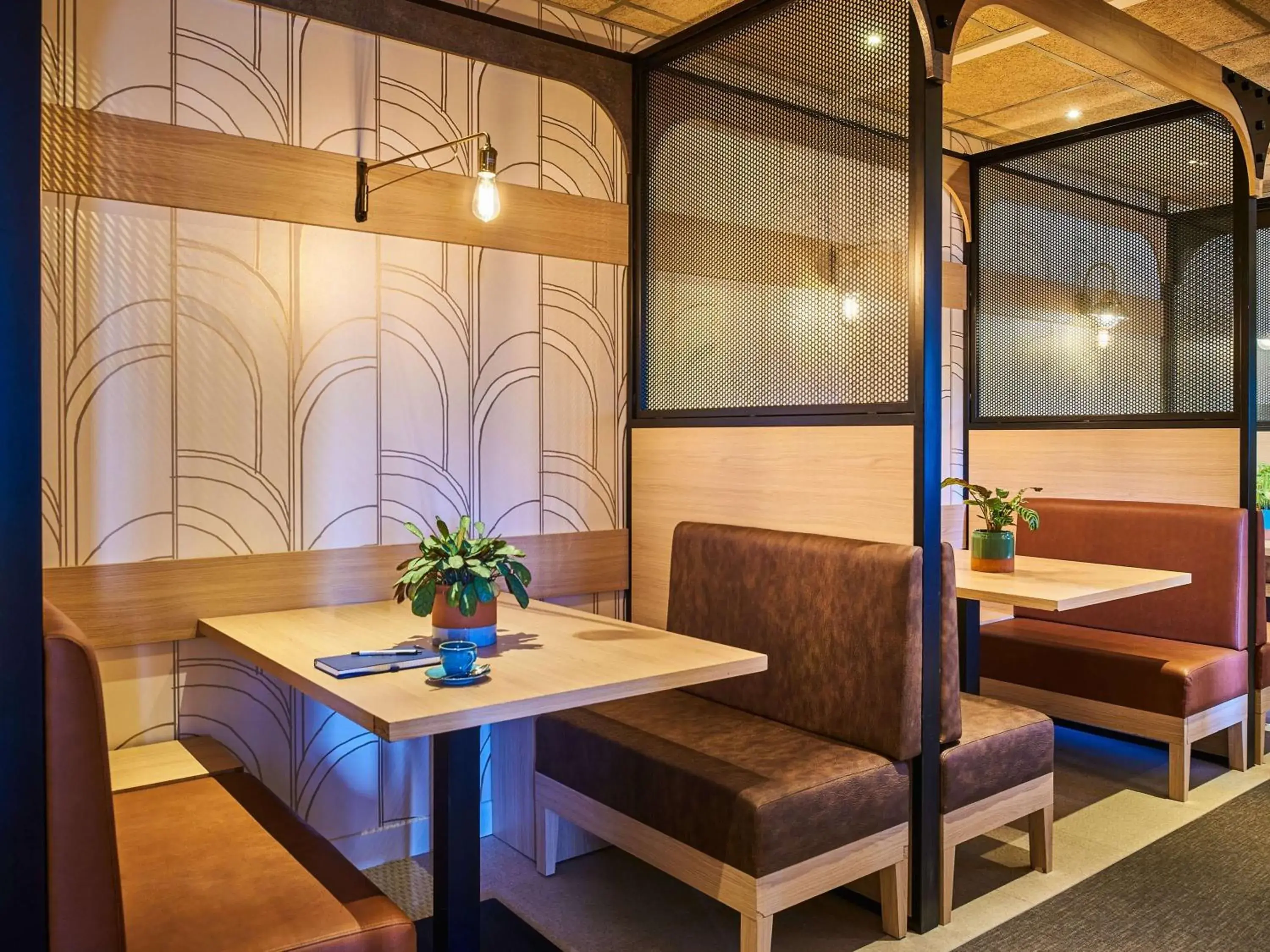 Lounge or bar in Mercure Paris Gare De Lyon TGV Lounge or bar in Mercure Paris Gare De Lyon TGV