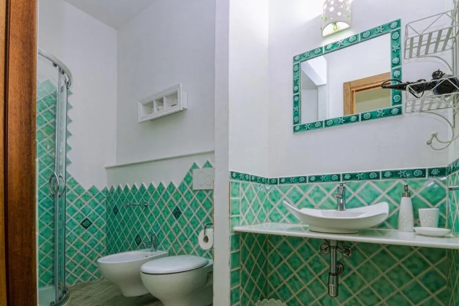 Room Tortoli'