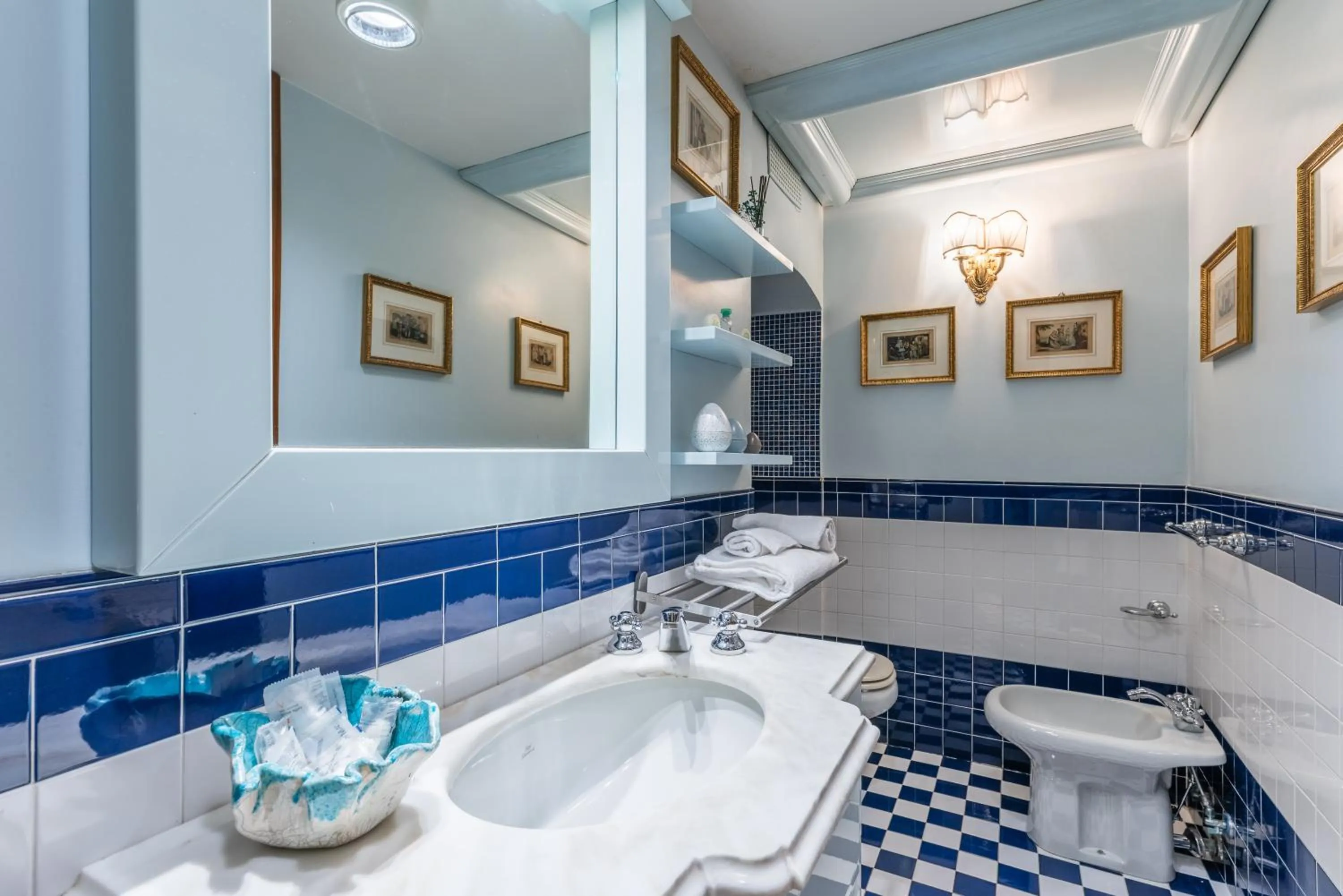 Bathroom in Pantheon Antique Suite