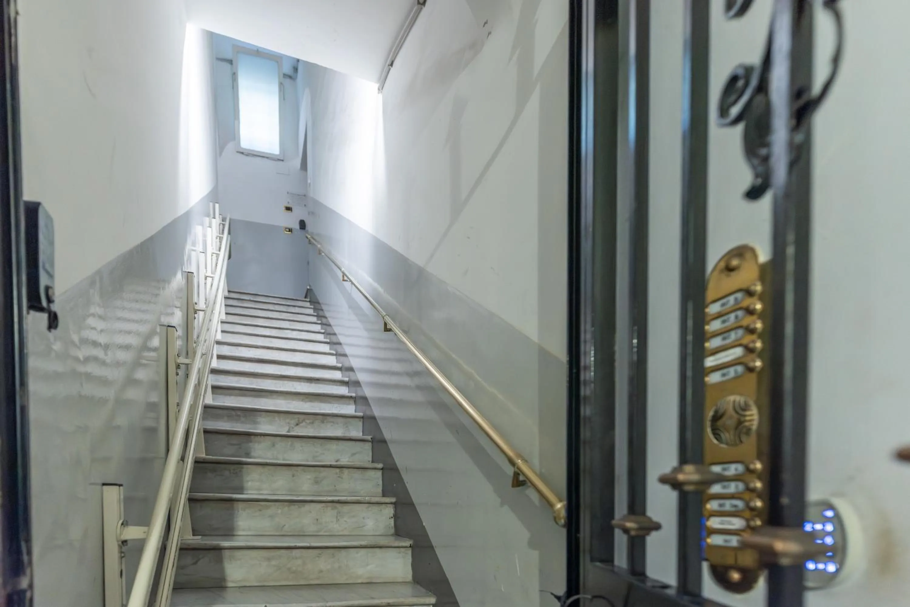 Pantheon Antique Suite