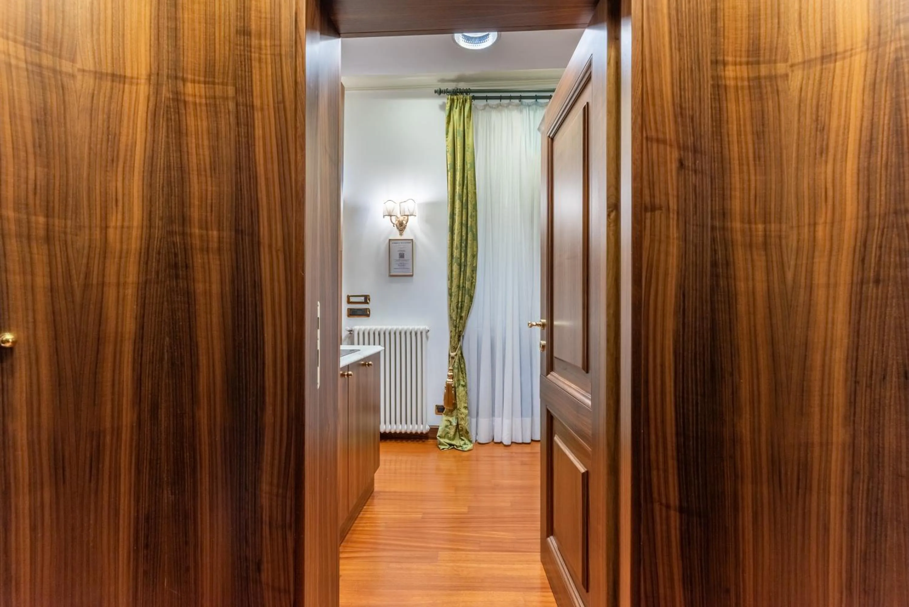 wardrobe in Pantheon Antique Suite