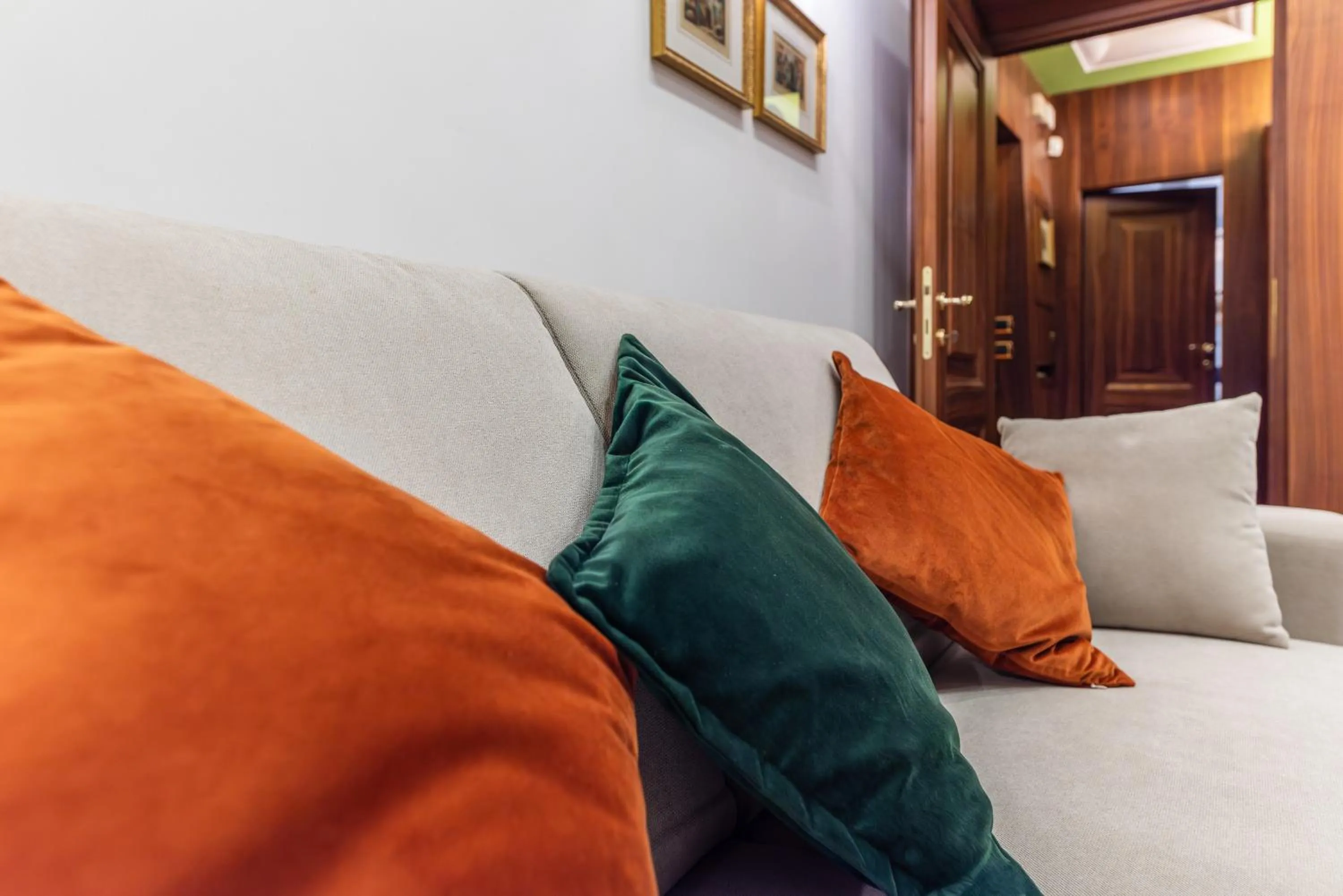 Living room in Pantheon Antique Suite