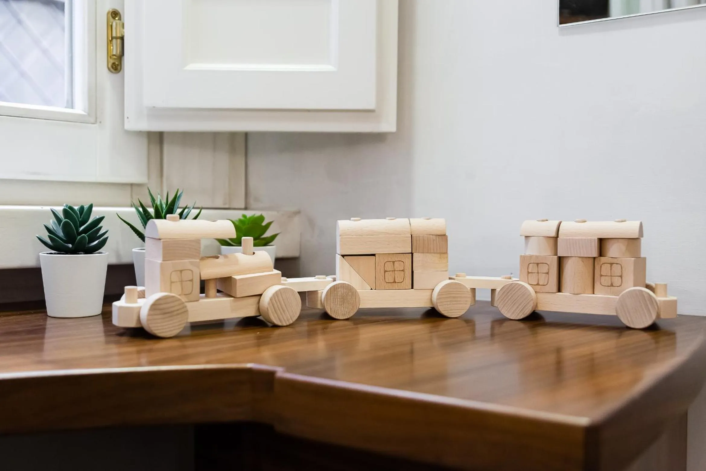 hair dresser in Pantheon Antique Suite