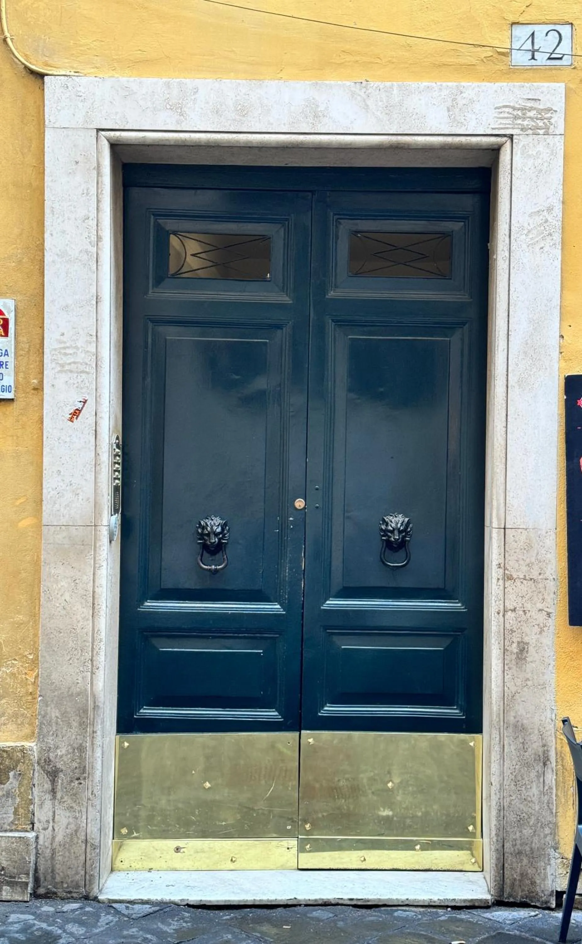 Pantheon Antique Suite