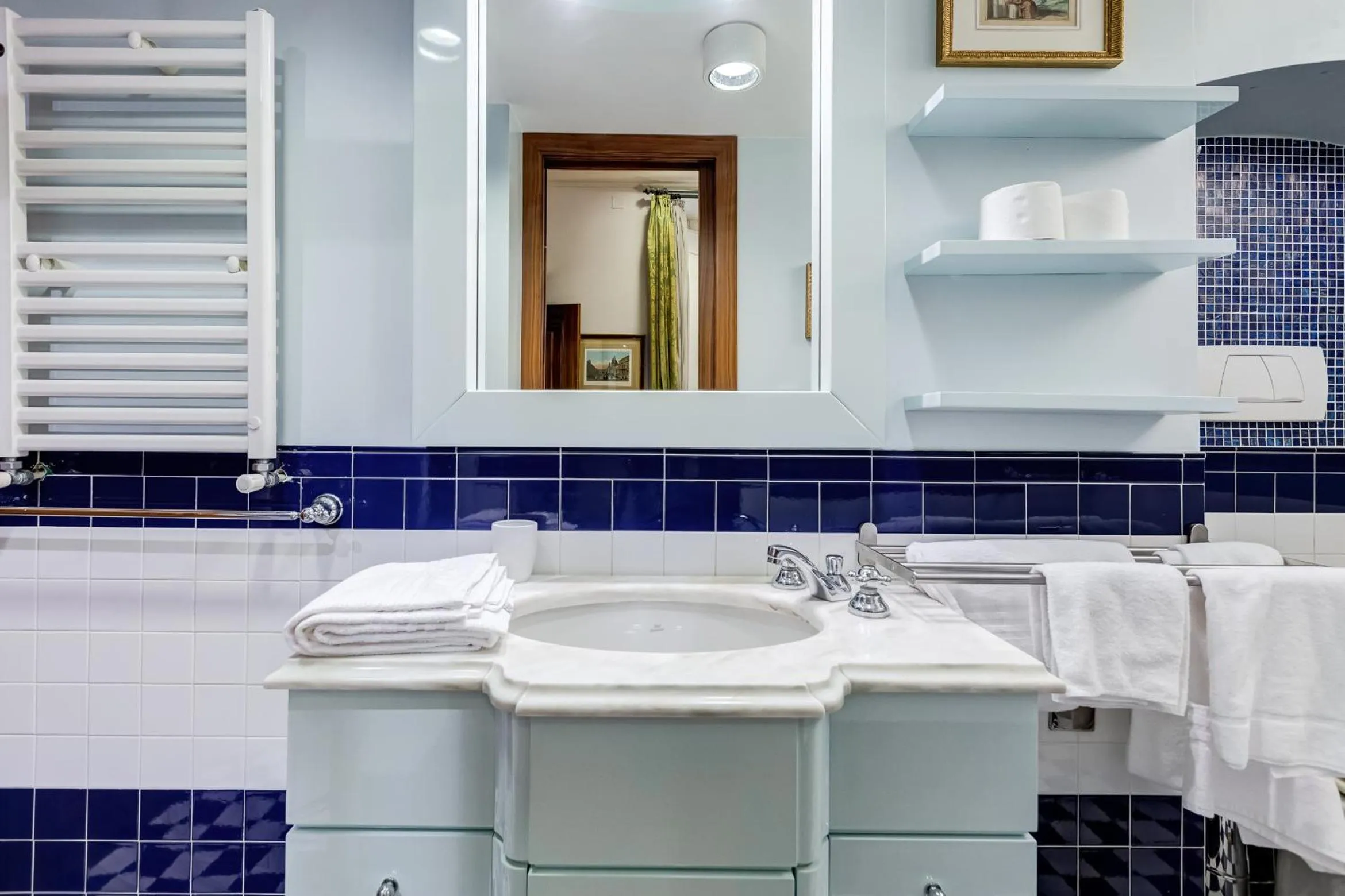Bathroom in Pantheon Antique Suite