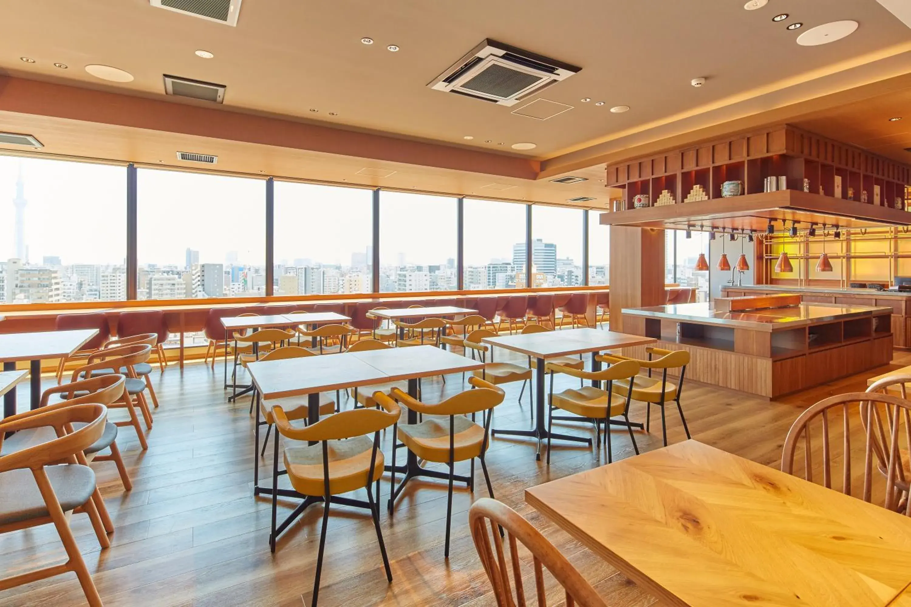 Restaurant/places to eat in hotel MONday Premium Ueno Okachimachi Restaurant/places to eat in hotel MONday Premium Ueno Okachimachi