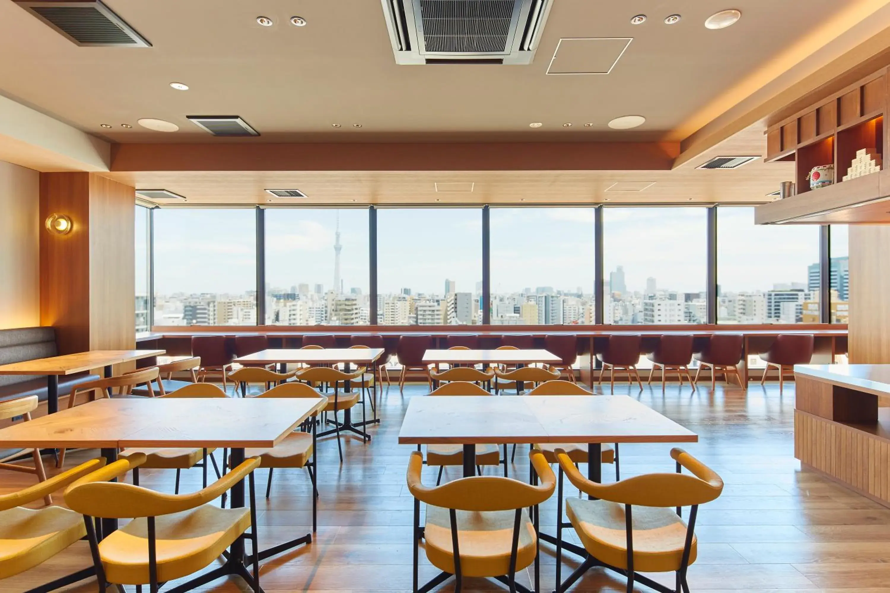 Restaurant/places to eat in hotel MONday Premium Ueno Okachimachi Restaurant/places to eat in hotel MONday Premium Ueno Okachimachi